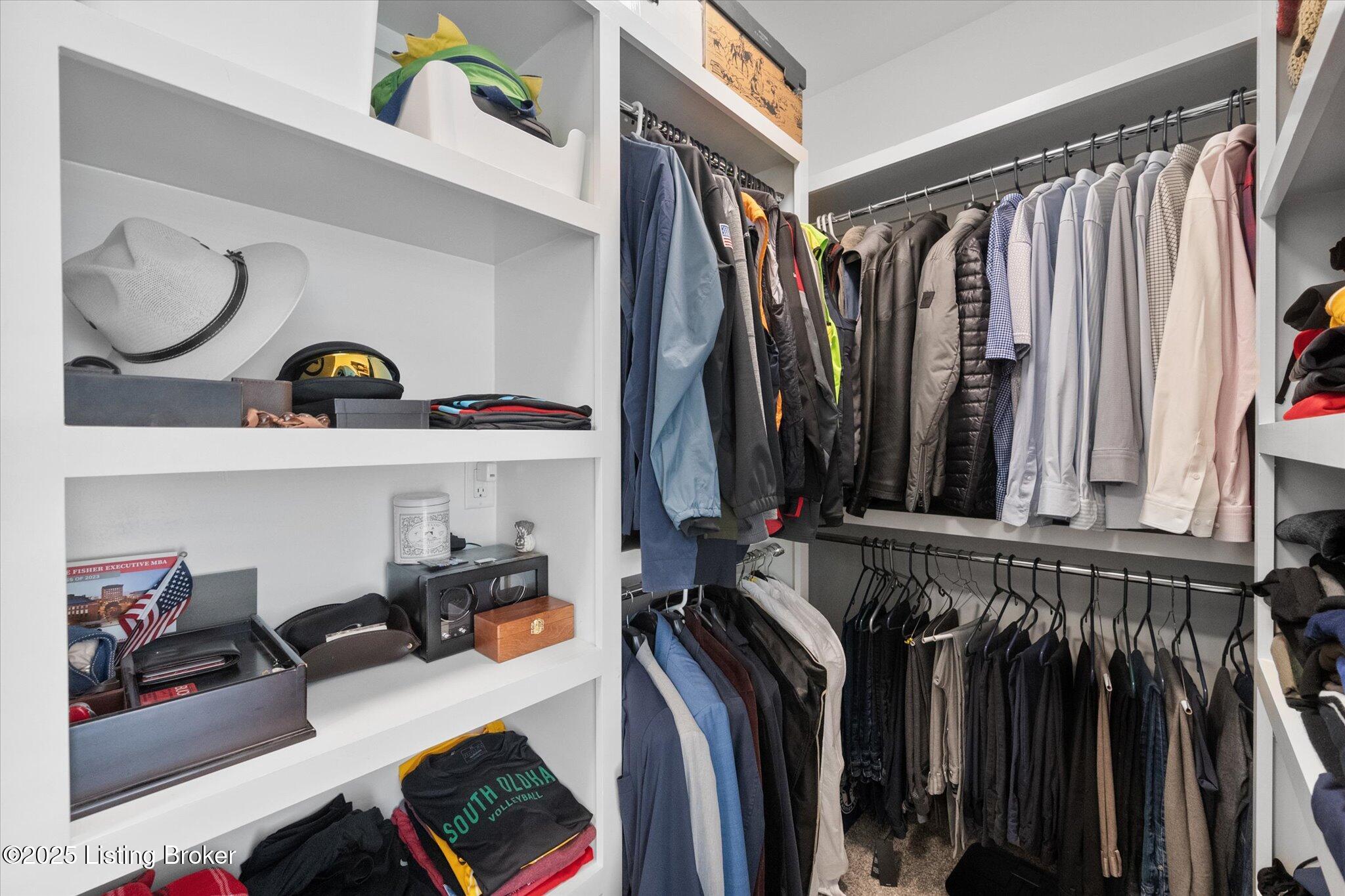 Crestwood, Kentucky, 40014, United States, 6 Bedrooms Bedrooms, ,5 BathroomsBathrooms,Residential,Active,1926918