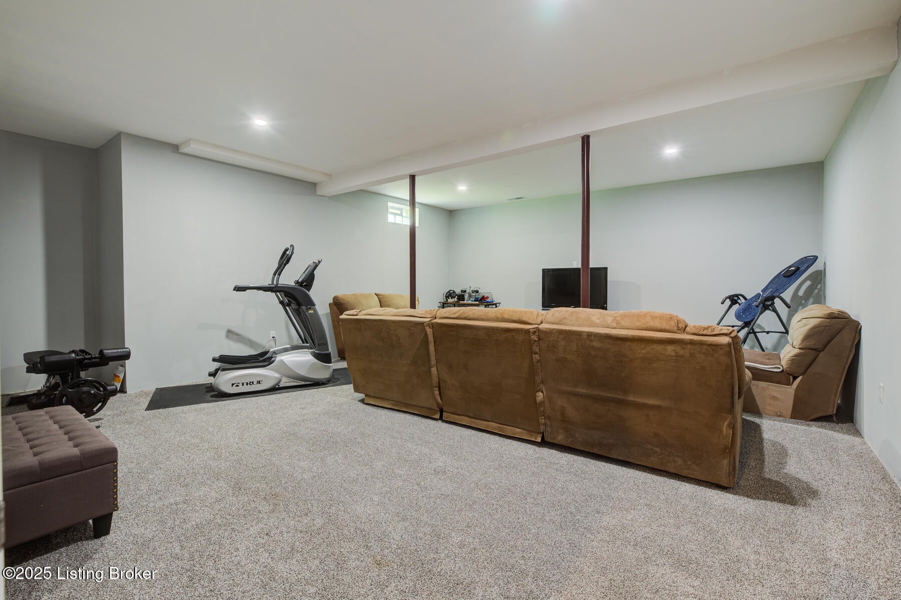 Taylorsville, Kentucky, 40071, United States, ,5 BathroomsBathrooms,Residential,Active,1900170