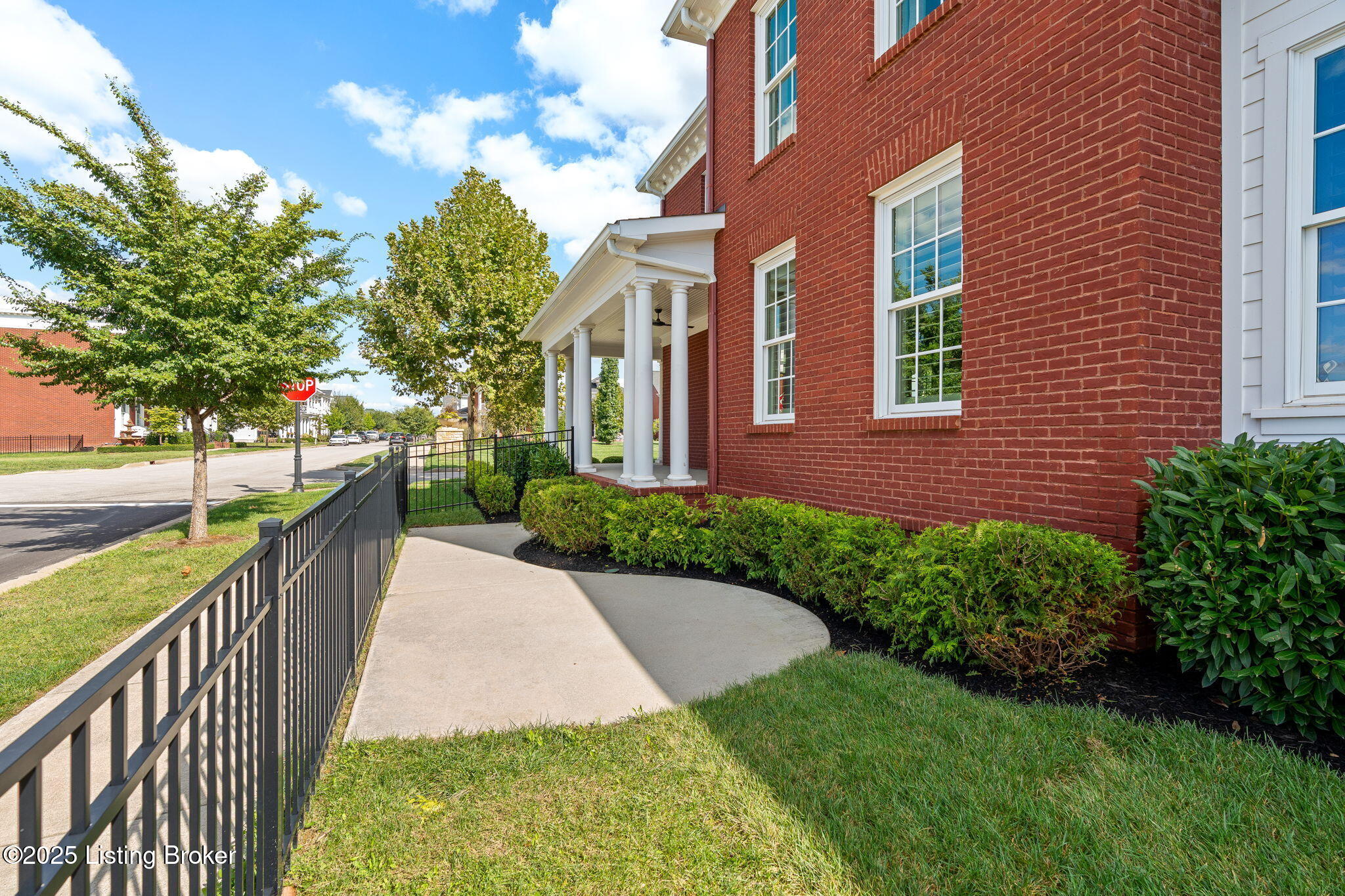 Prospect, Kentucky, 40059, United States, 6 Bedrooms Bedrooms, ,5 BathroomsBathrooms,Residential,Active,1926893