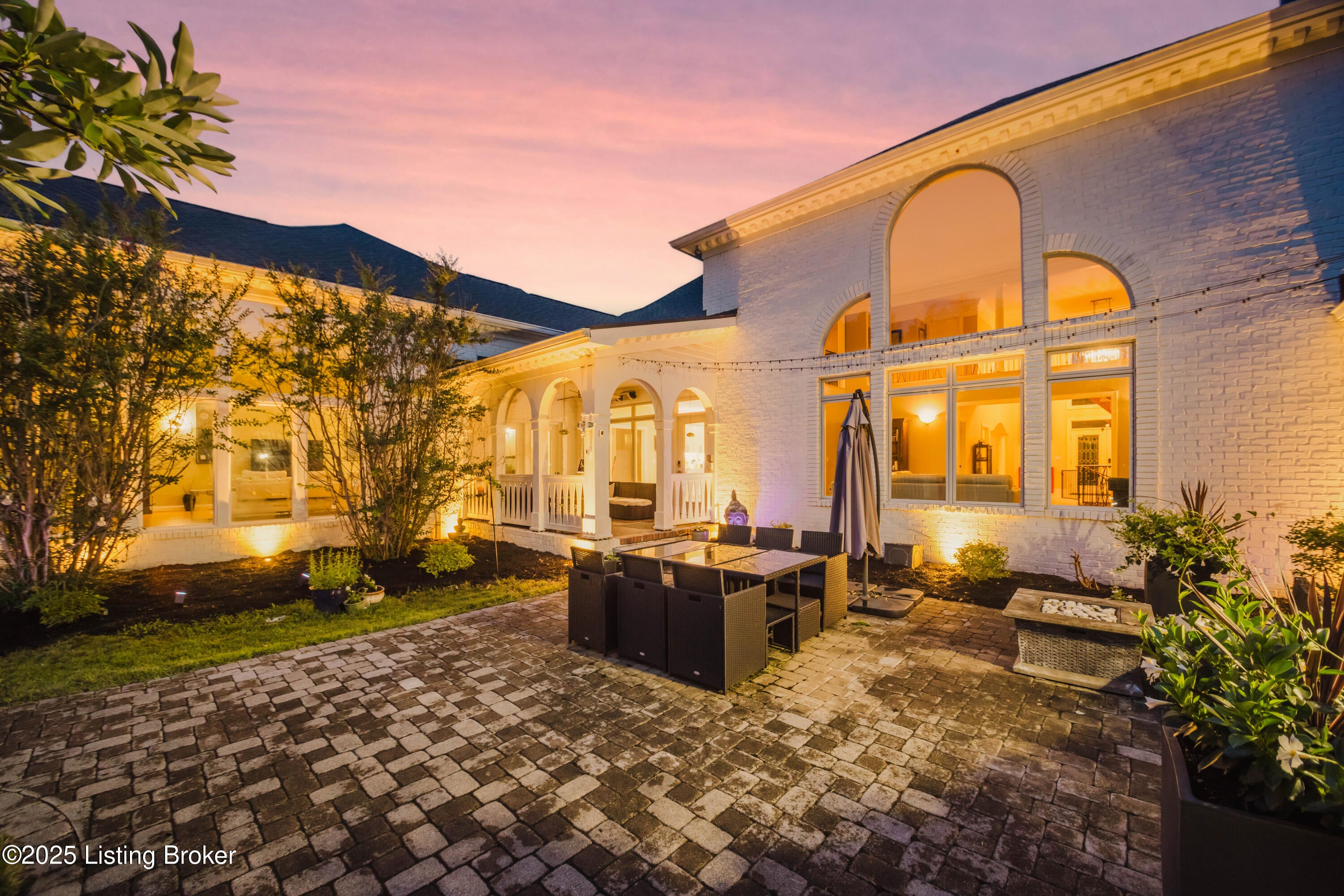 Louisville, Kentucky, 40223, United States, 5 Bedrooms Bedrooms, ,5 BathroomsBathrooms,Residential,Active,1968407