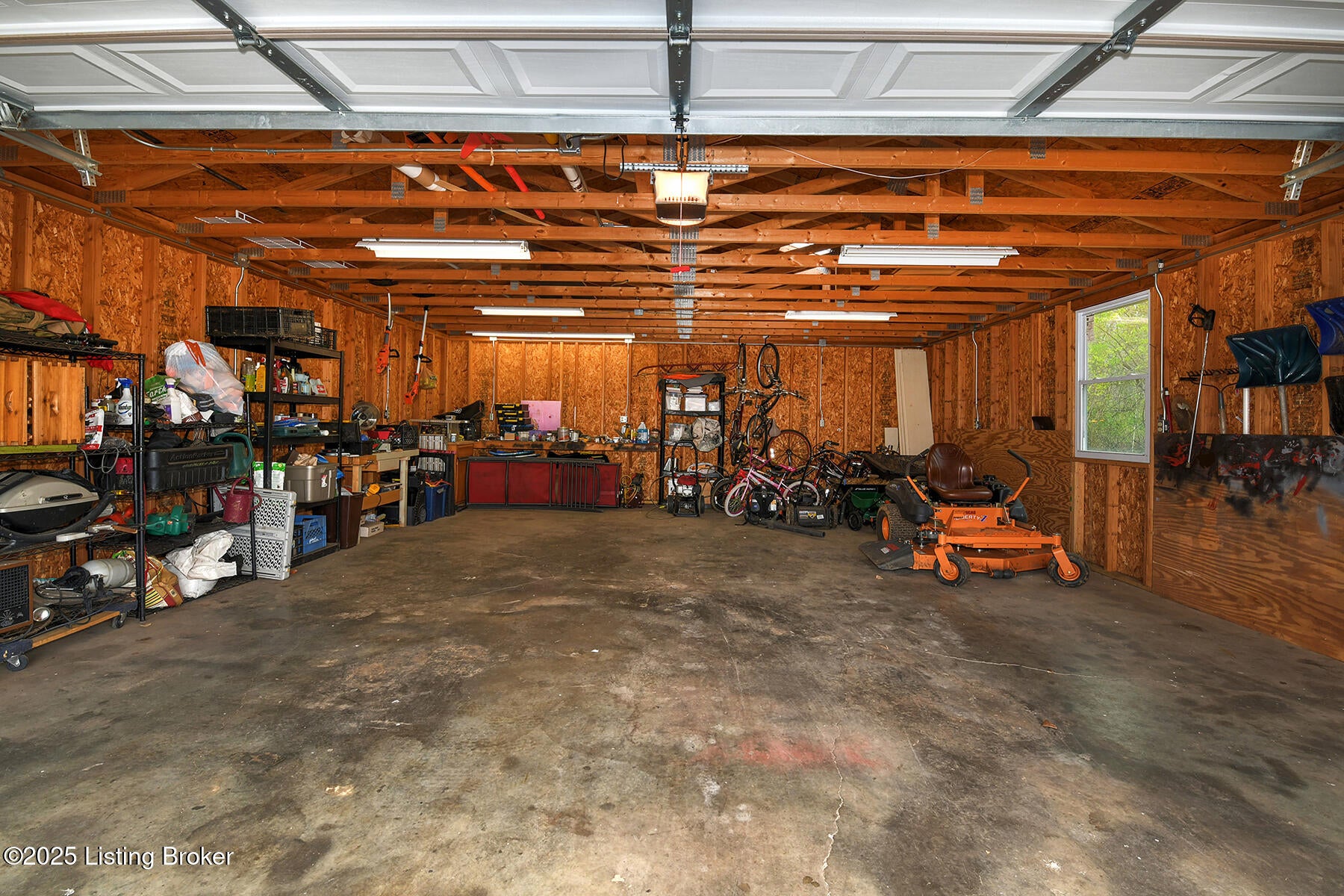 Louisville, Kentucky, 40220, United States, 5 Bedrooms Bedrooms, ,7 BathroomsBathrooms,Residential,Active,1953976