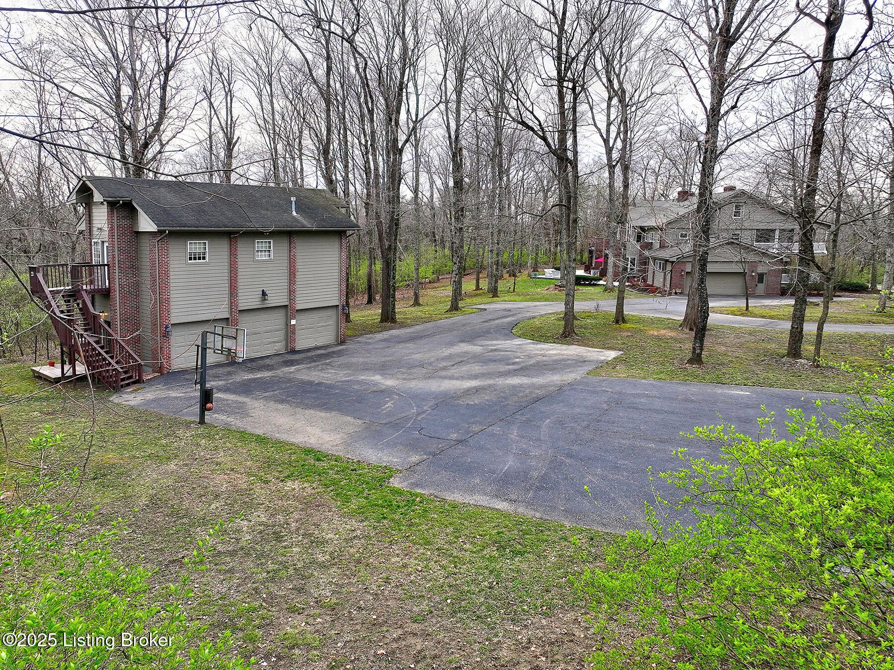 Louisville, Kentucky, 40220, United States, 5 Bedrooms Bedrooms, ,7 BathroomsBathrooms,Residential,Active,1953976