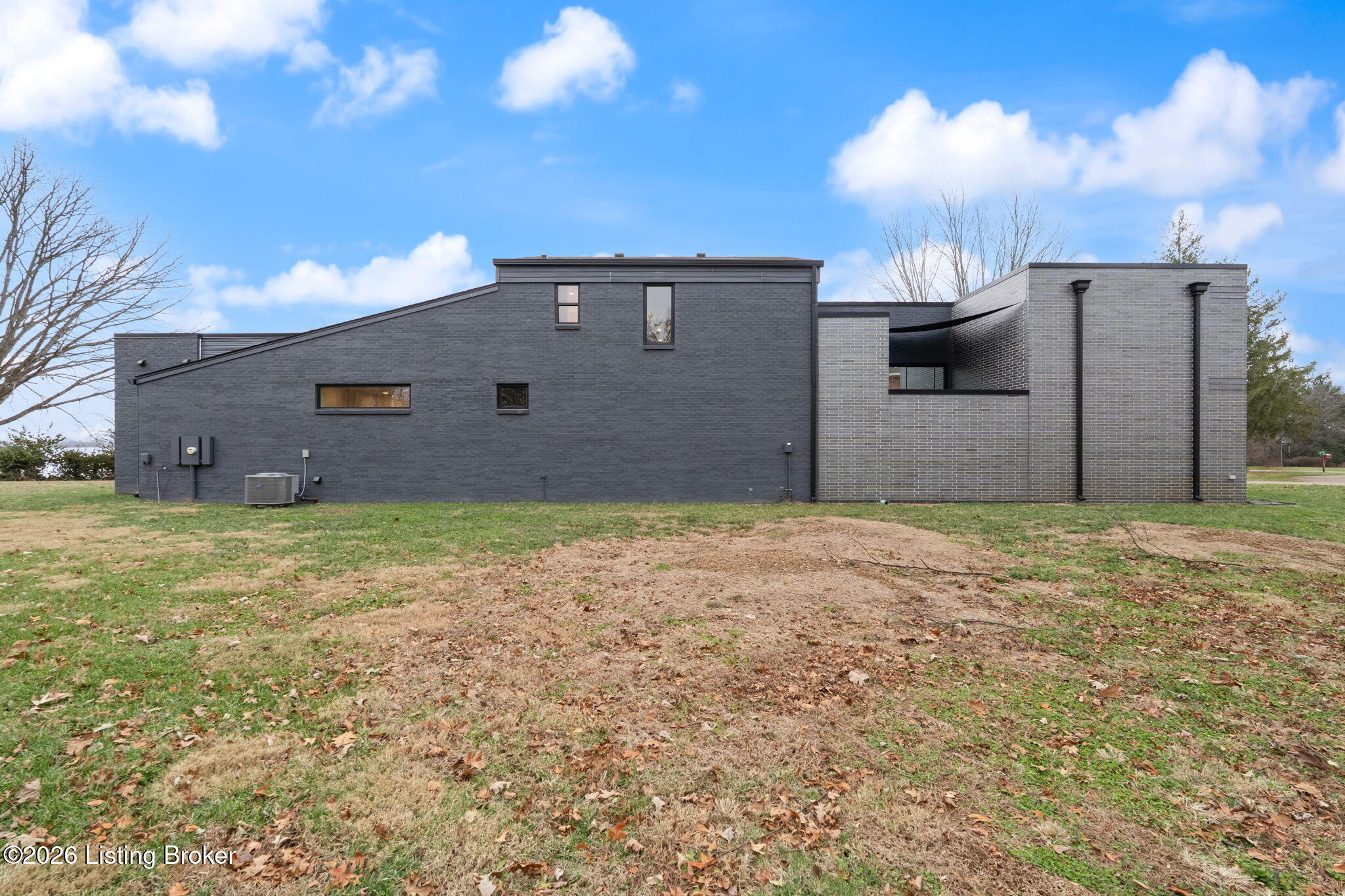 Shelbyville, Kentucky, 40065, United States, 5 Bedrooms Bedrooms, ,5 BathroomsBathrooms,Residential,Active,2007617