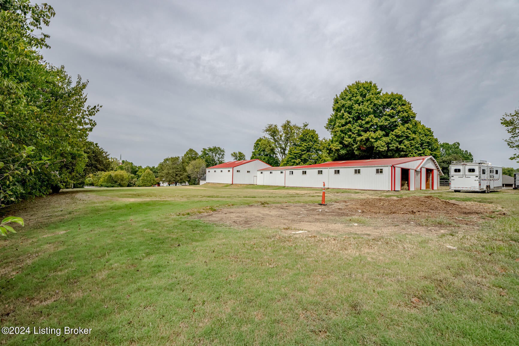 Louisville, Kentucky, 40229, United States, 2 Bedrooms Bedrooms, ,1 BathroomBathrooms,Residential,Active,1964291