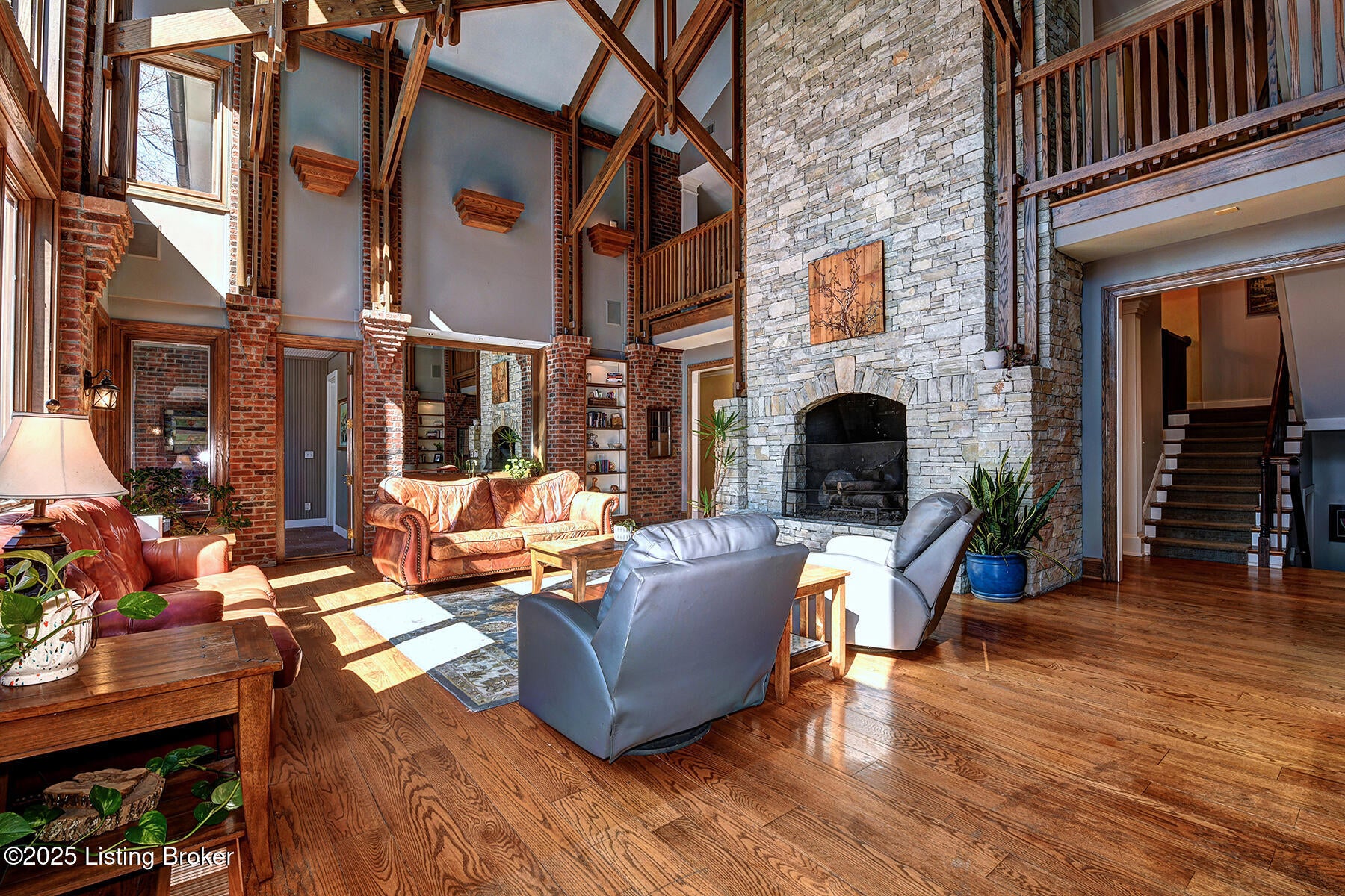 Louisville, Kentucky, 40220, United States, 5 Bedrooms Bedrooms, ,7 BathroomsBathrooms,Residential,Active,1953976