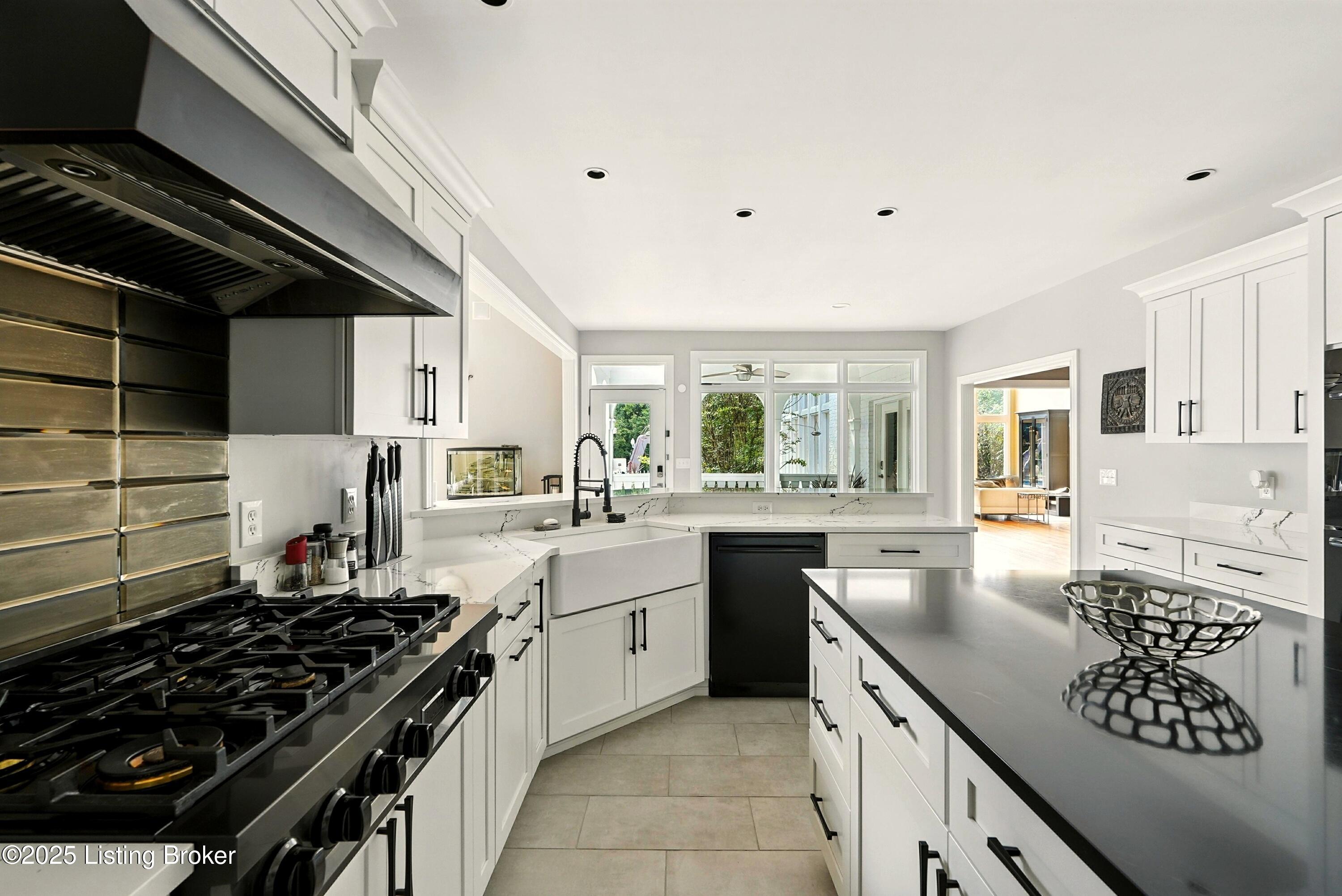 Louisville, Kentucky, 40223, United States, 5 Bedrooms Bedrooms, ,5 BathroomsBathrooms,Residential,Active,1968407