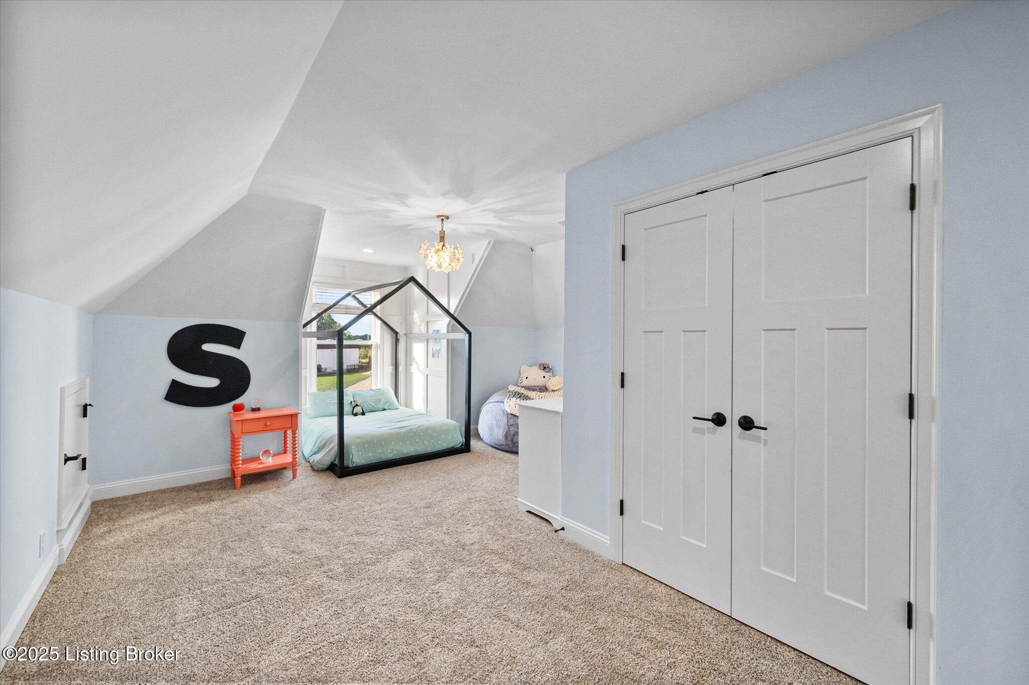 Crestwood, Kentucky, 40014, United States, 6 Bedrooms Bedrooms, ,5 BathroomsBathrooms,Residential,Active,1926918