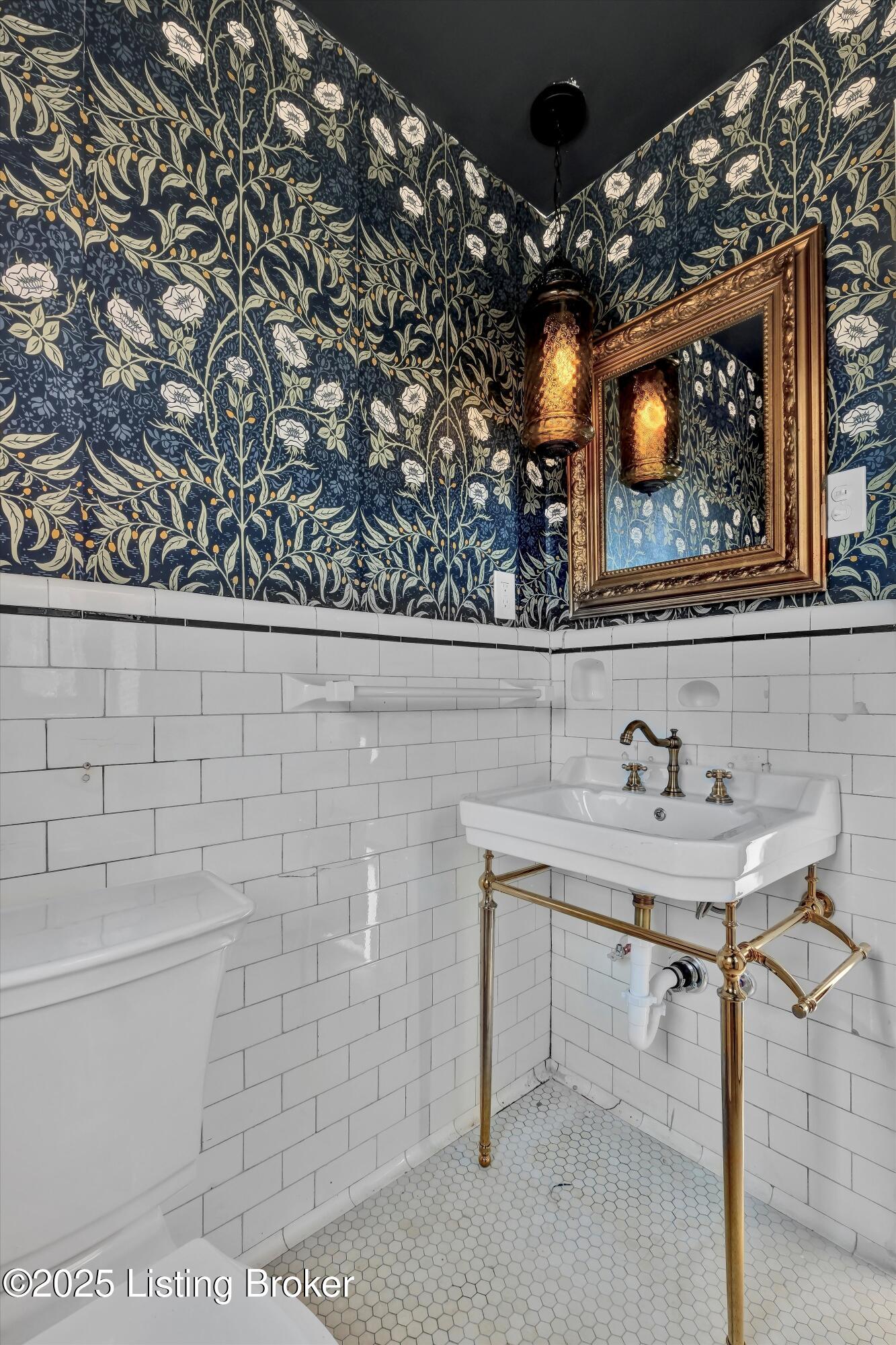 Louisville, Kentucky, 40205, United States, 4 Bedrooms Bedrooms, ,5 BathroomsBathrooms,Residential,Active,1987233