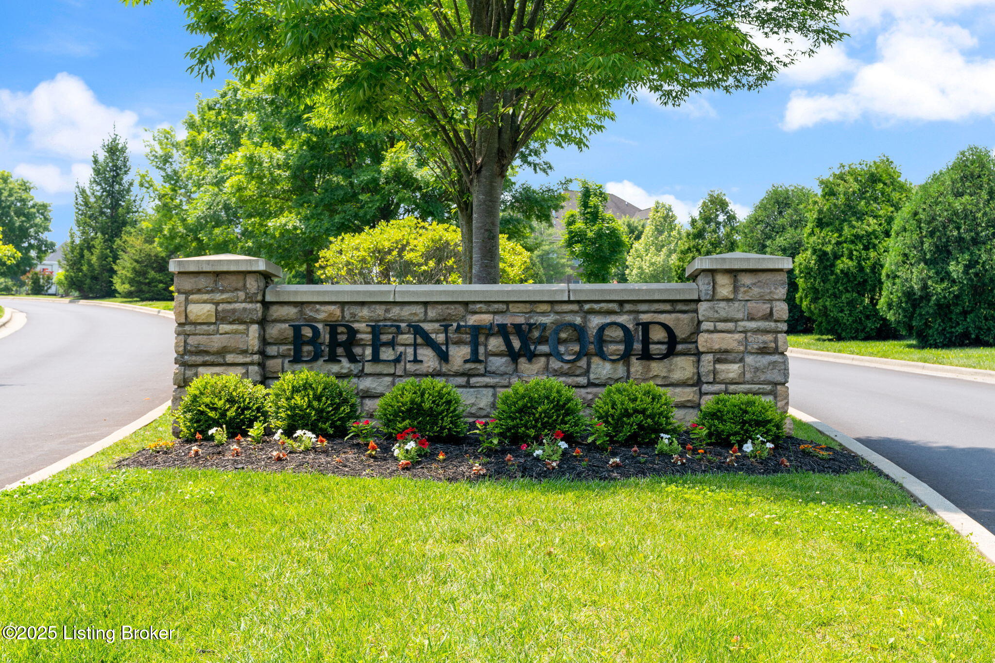 Crestwood, Kentucky, 40014, United States, 5 Bedrooms Bedrooms, ,5 BathroomsBathrooms,Residential,Active,1880027