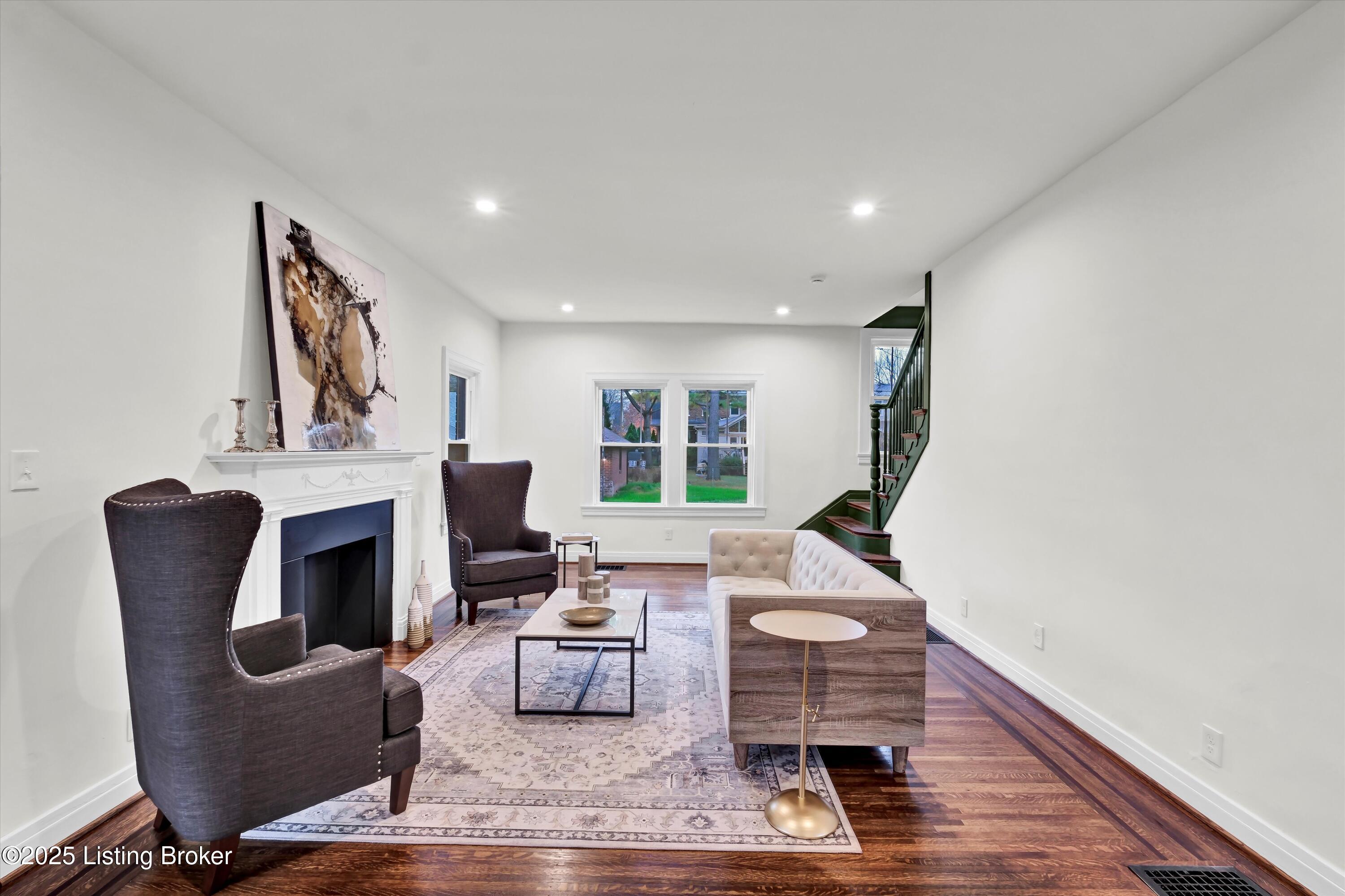 Louisville, Kentucky, 40205, United States, 4 Bedrooms Bedrooms, ,5 BathroomsBathrooms,Residential,Active,1996579