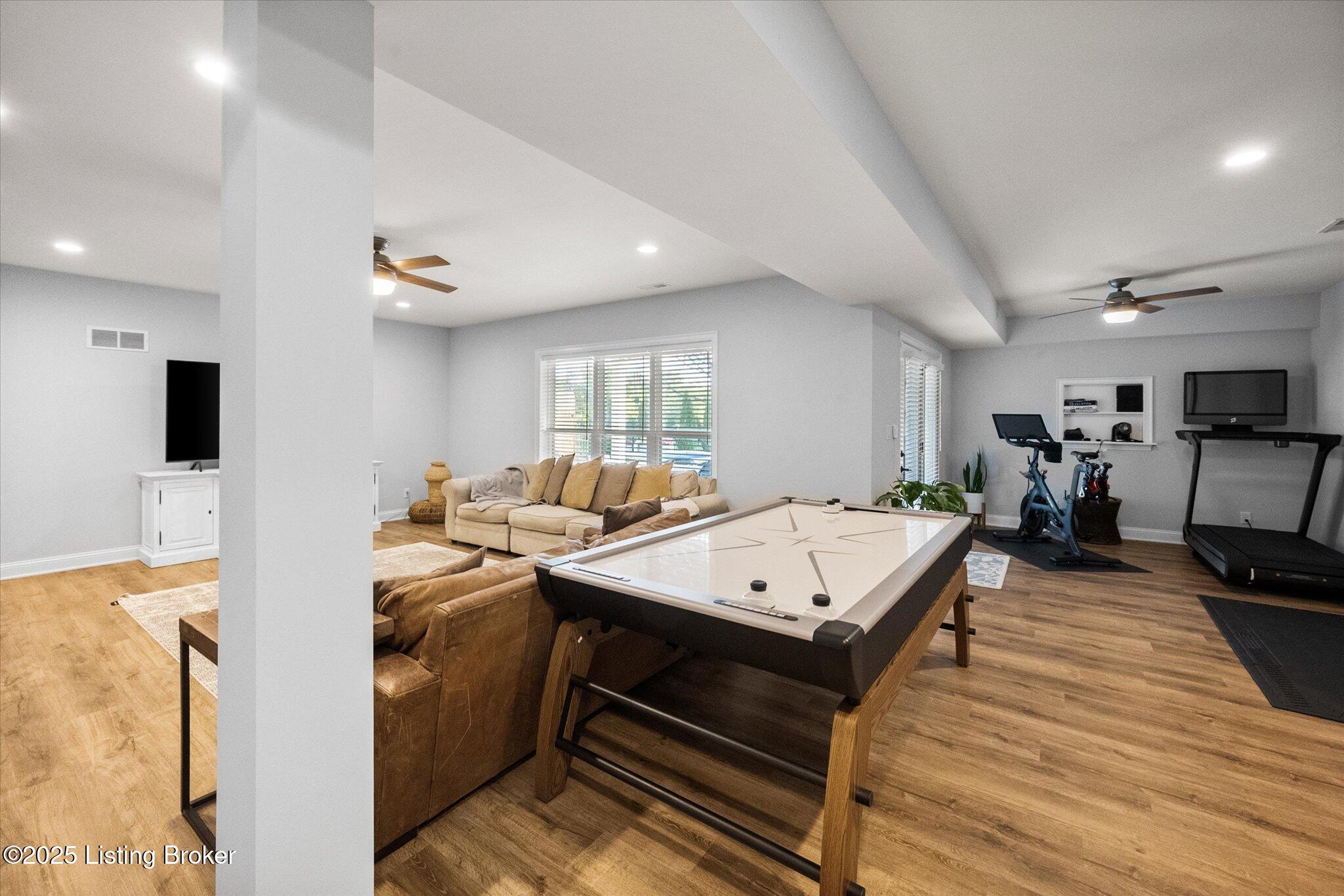 Crestwood, Kentucky, 40014, United States, 6 Bedrooms Bedrooms, ,5 BathroomsBathrooms,Residential,Active,1926918