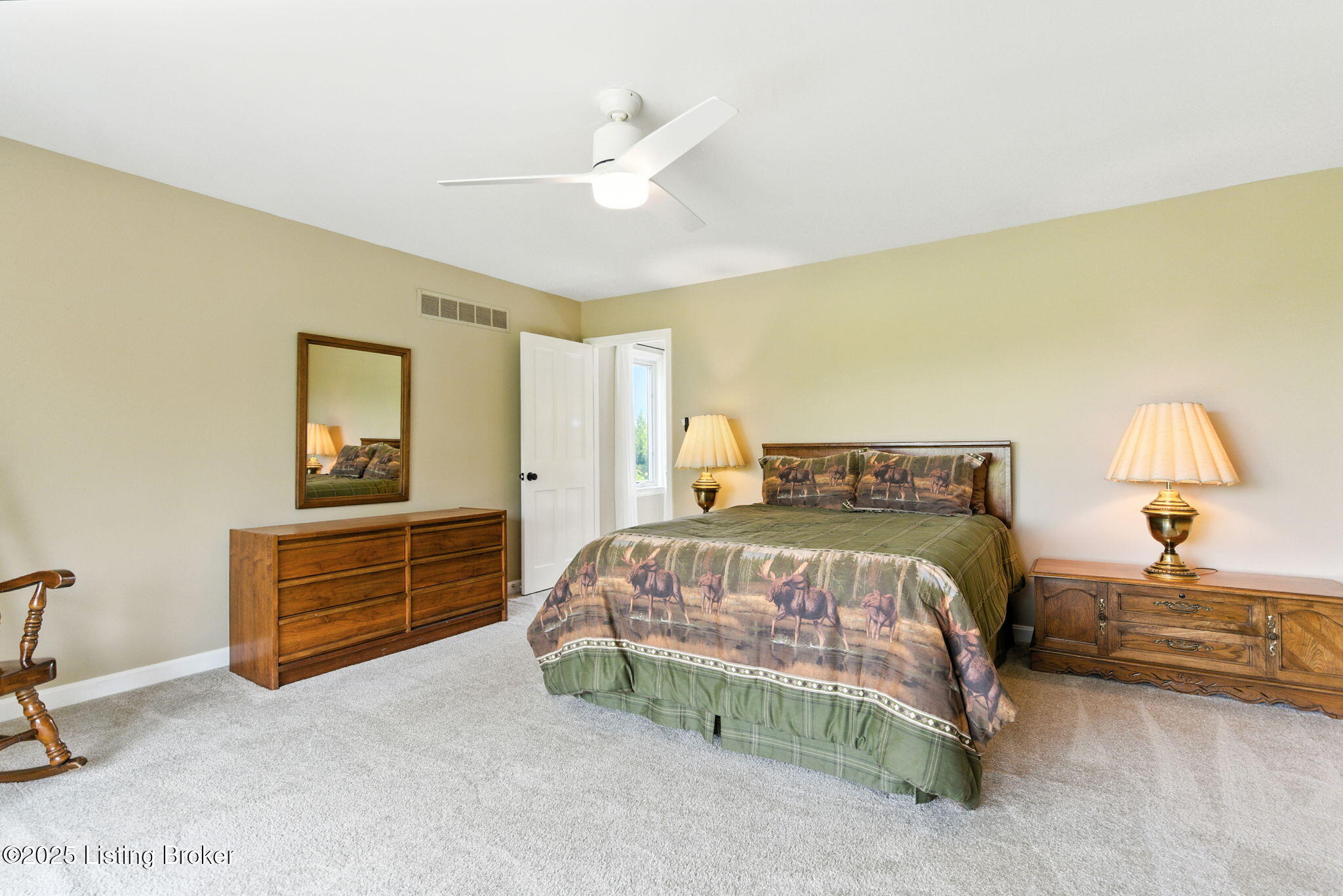 Louisville, Kentucky, 40222, United States, 5 Bedrooms Bedrooms, ,5 BathroomsBathrooms,Residential,Active,1929431