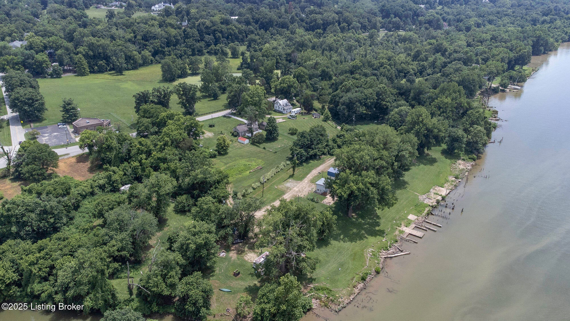 Louisville, Kentucky, 40222, United States, ,2 BathroomsBathrooms,Residential,Active,1888490