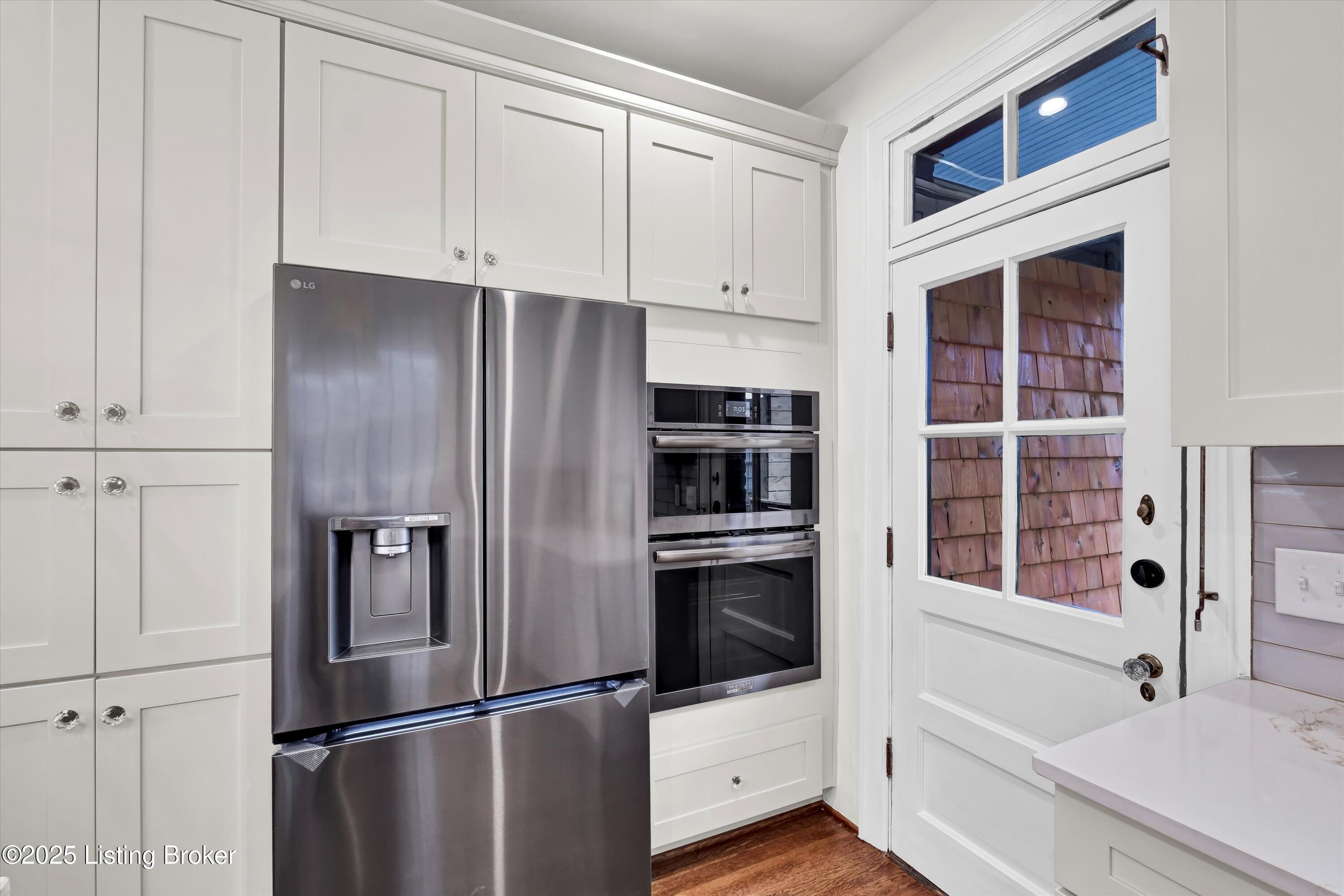 Louisville, Kentucky, 40205, United States, 4 Bedrooms Bedrooms, ,5 BathroomsBathrooms,Residential,Active,1996579