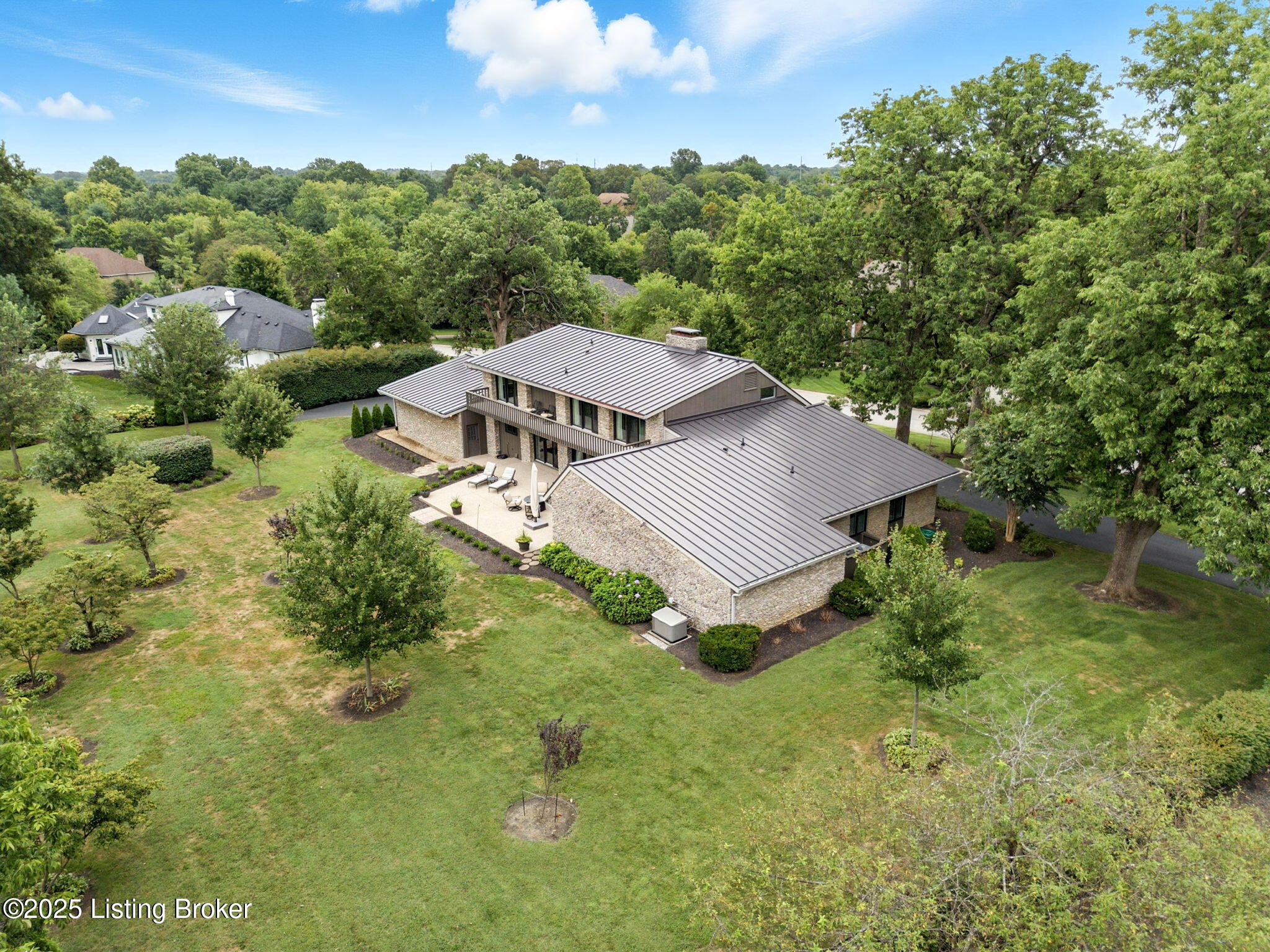 Louisville, Kentucky, 40222, United States, 5 Bedrooms Bedrooms, ,5 BathroomsBathrooms,Residential,Active,1929431