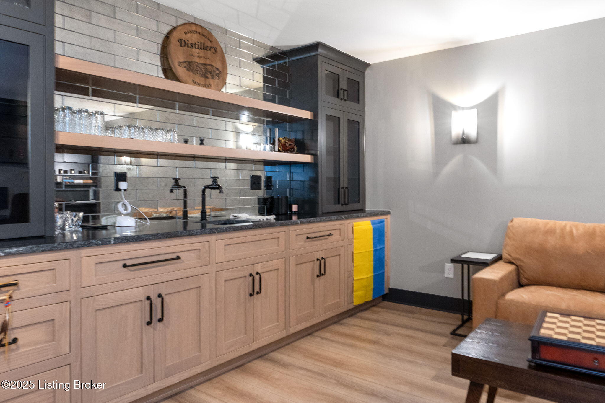 Crestwood, Kentucky, 40014, United States, 5 Bedrooms Bedrooms, ,5 BathroomsBathrooms,Residential,Active,1880027