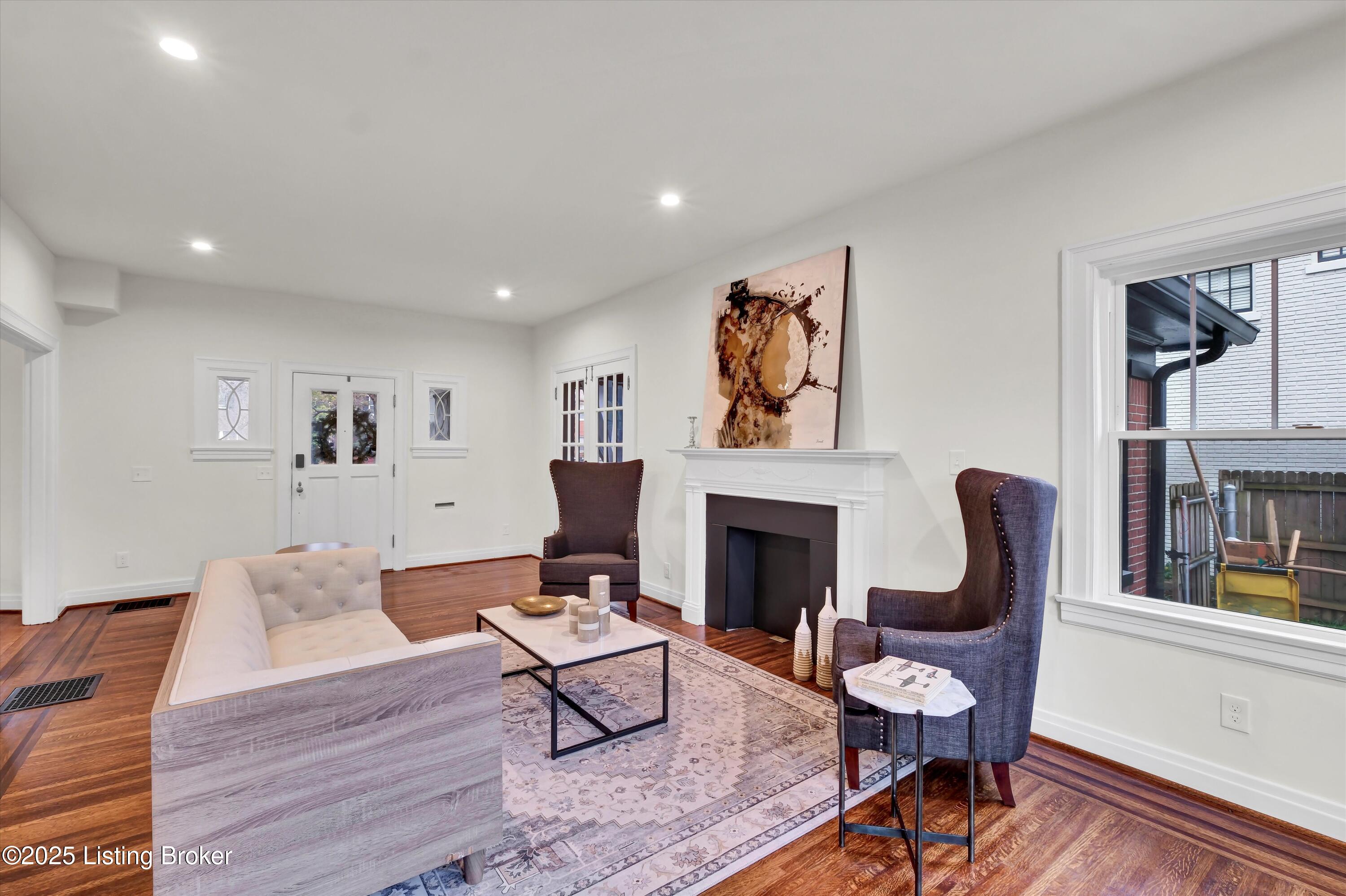 Louisville, Kentucky, 40205, United States, 4 Bedrooms Bedrooms, ,5 BathroomsBathrooms,Residential,Active,1996579