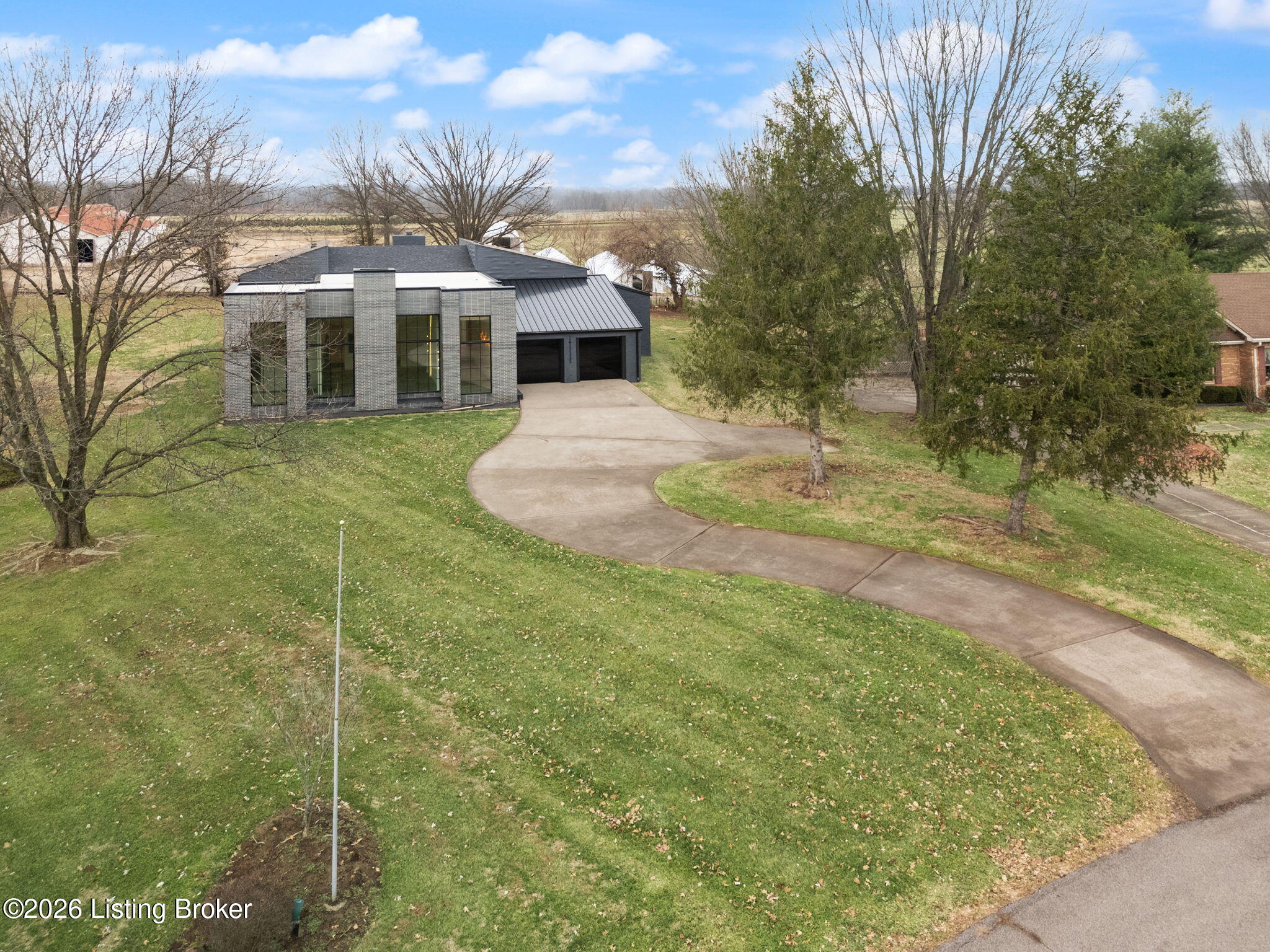 Shelbyville, Kentucky, 40065, United States, 5 Bedrooms Bedrooms, ,5 BathroomsBathrooms,Residential,Active,2007617