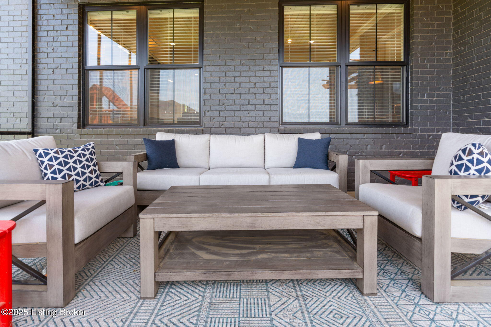 Crestwood, Kentucky, 40014, United States, 5 Bedrooms Bedrooms, ,5 BathroomsBathrooms,Residential,Active,1880027