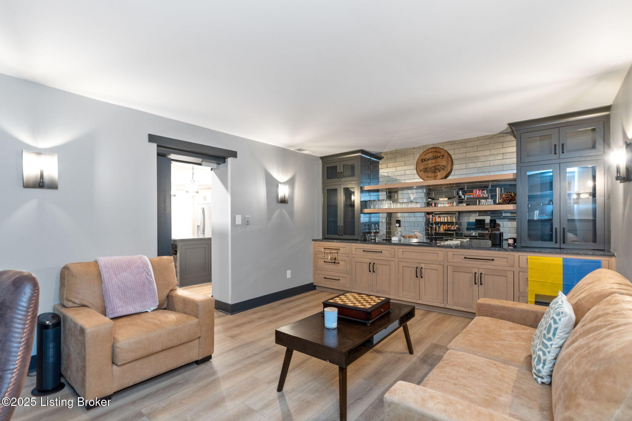 Crestwood, Kentucky, 40014, United States, 5 Bedrooms Bedrooms, ,5 BathroomsBathrooms,Residential,Active,1880027