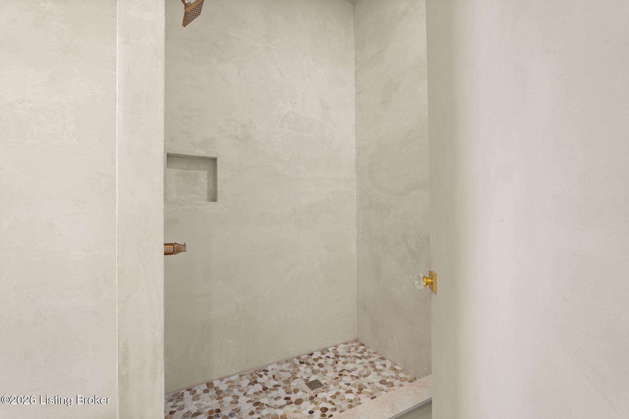 Shelbyville, Kentucky, 40065, United States, 5 Bedrooms Bedrooms, ,5 BathroomsBathrooms,Residential,Active,2007617