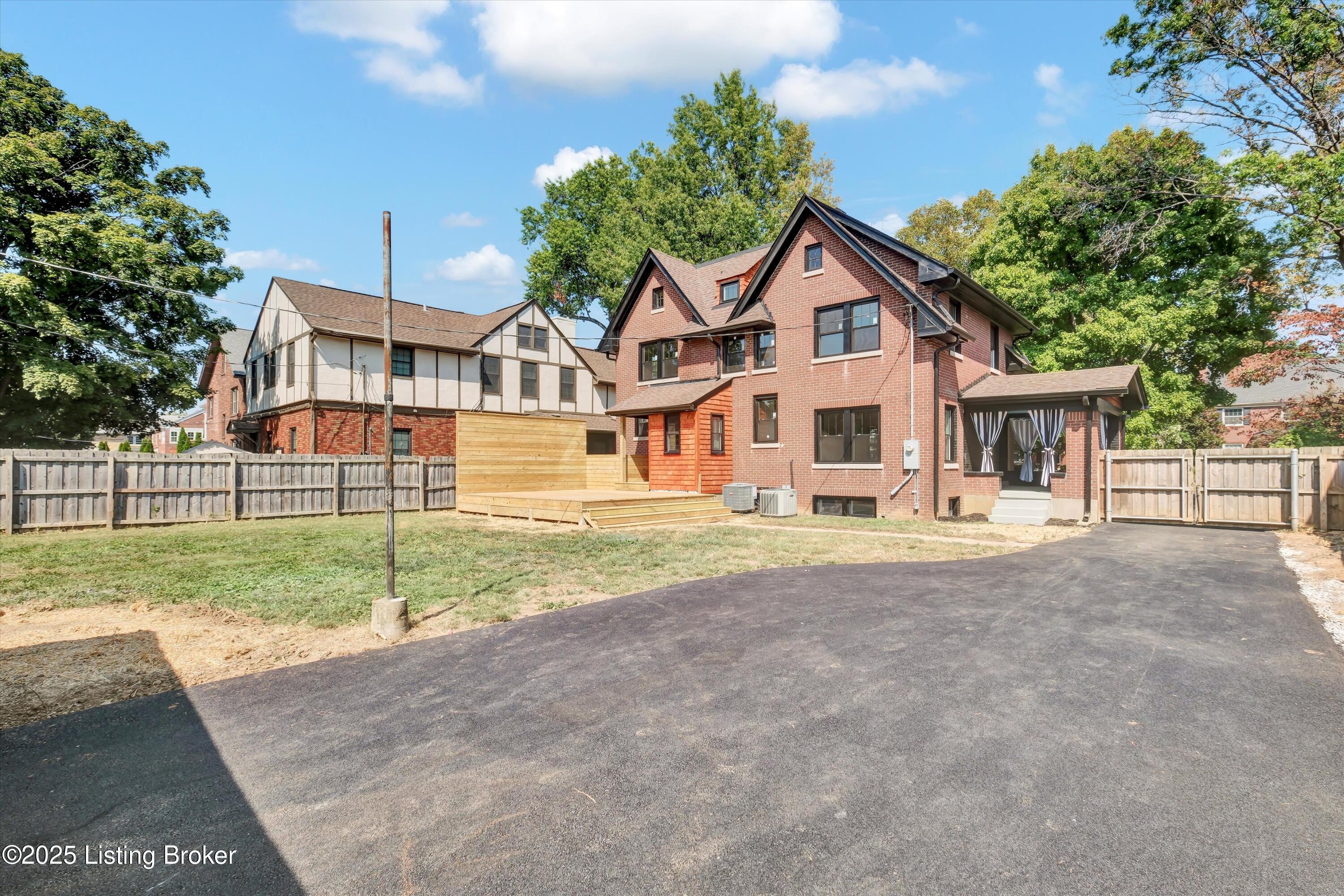 Louisville, Kentucky, 40205, United States, 4 Bedrooms Bedrooms, ,5 BathroomsBathrooms,Residential,Active,1953367