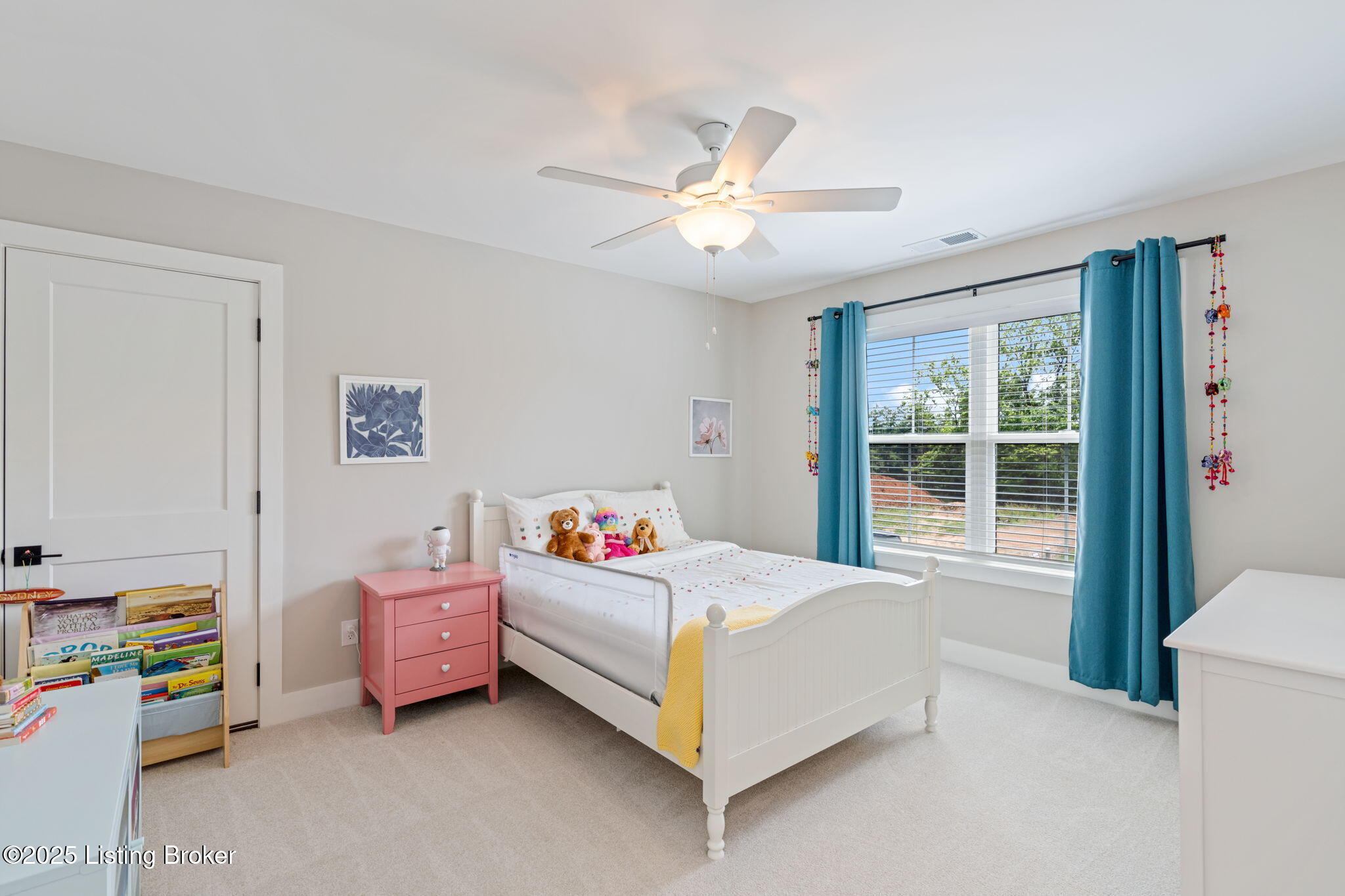 Crestwood, Kentucky, 40014, United States, 5 Bedrooms Bedrooms, ,5 BathroomsBathrooms,Residential,Active,1880027