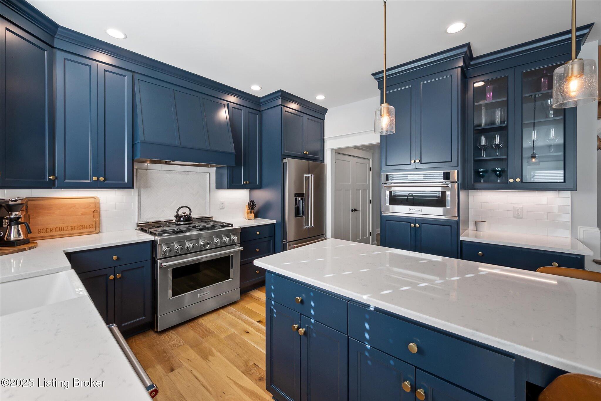 Crestwood, Kentucky, 40014, United States, 6 Bedrooms Bedrooms, ,5 BathroomsBathrooms,Residential,Active,1926918