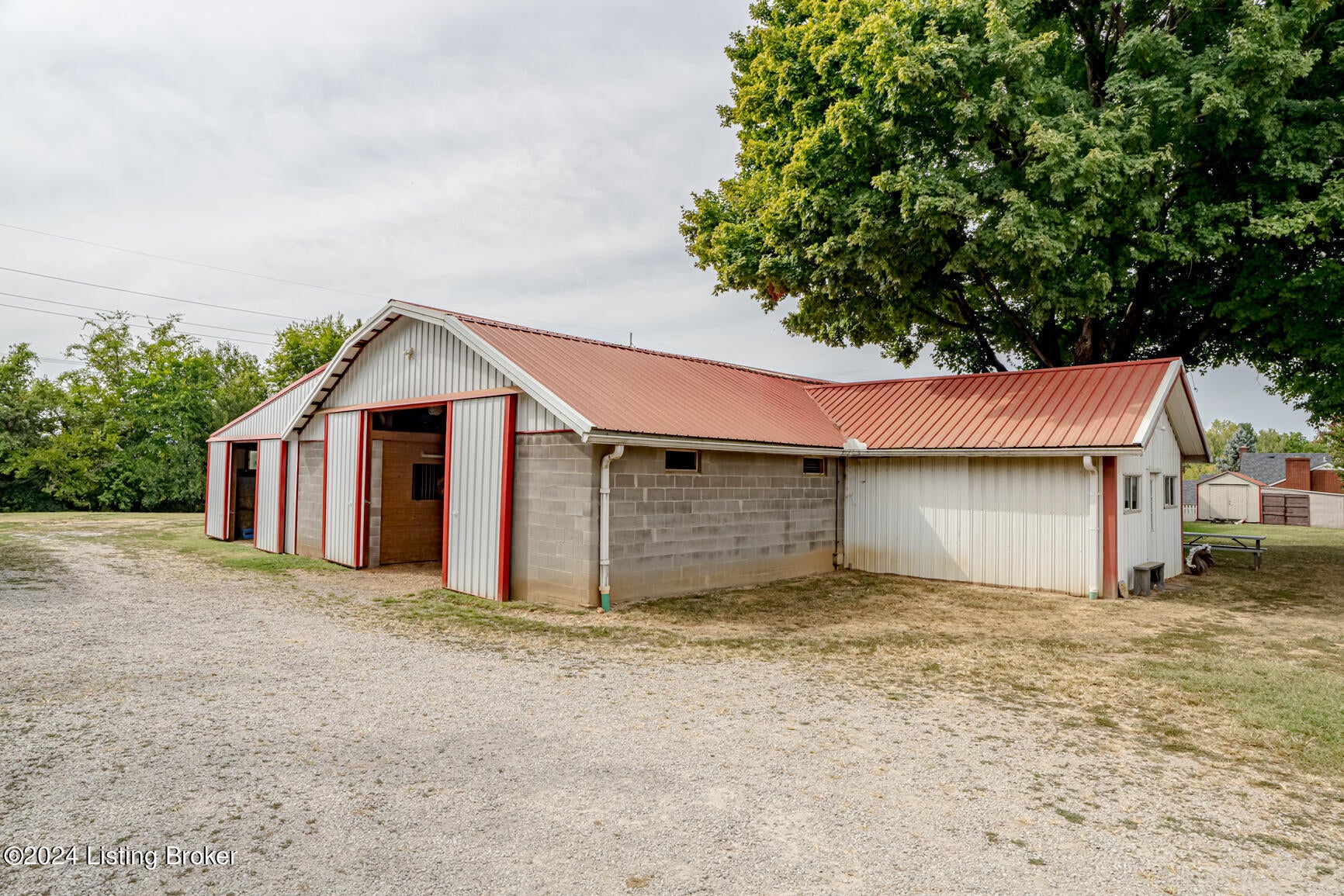 Louisville, Kentucky, 40229, United States, 2 Bedrooms Bedrooms, ,1 BathroomBathrooms,Residential,Active,1964291