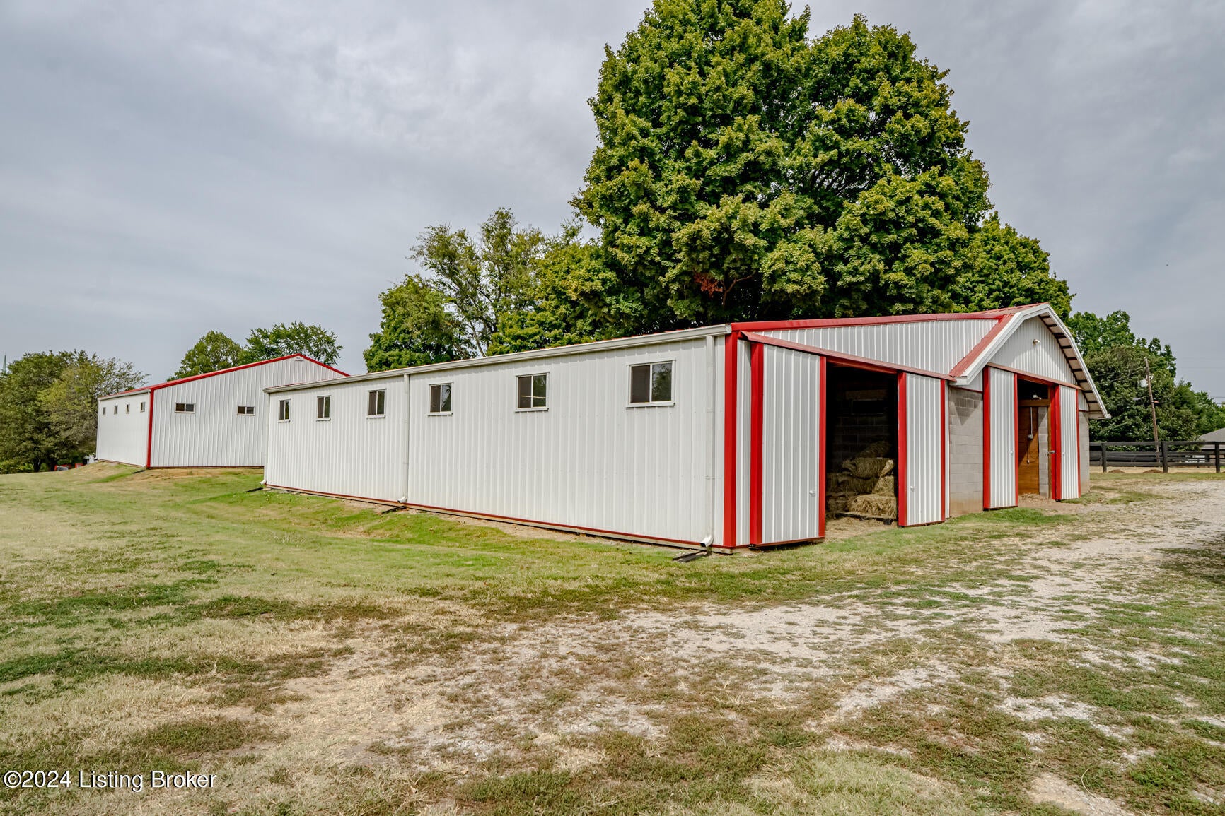 Louisville, Kentucky, 40229, United States, 2 Bedrooms Bedrooms, ,1 BathroomBathrooms,Residential,Active,1964291