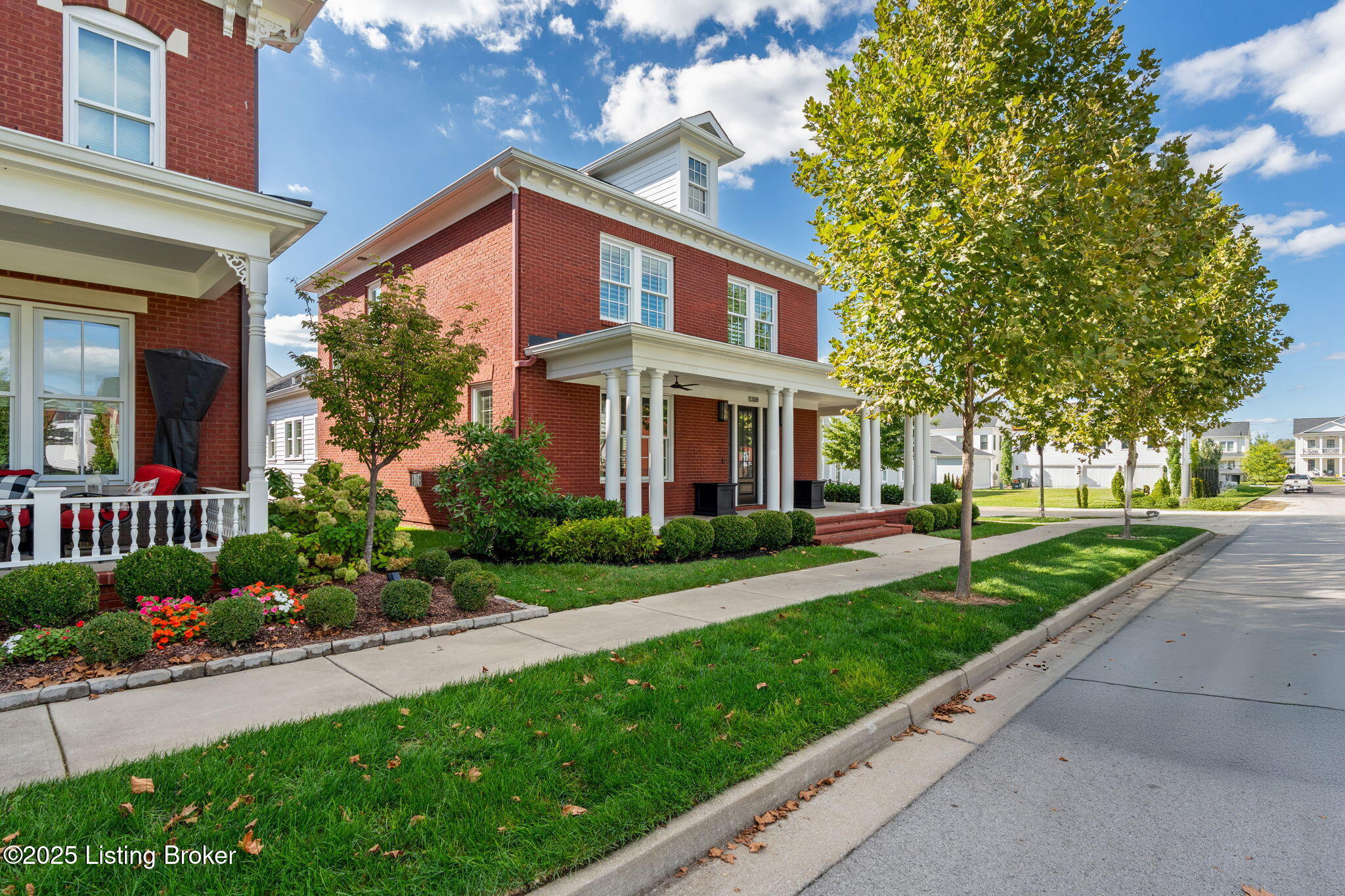 Prospect, Kentucky, 40059, United States, 6 Bedrooms Bedrooms, ,5 BathroomsBathrooms,Residential,Active,1926893