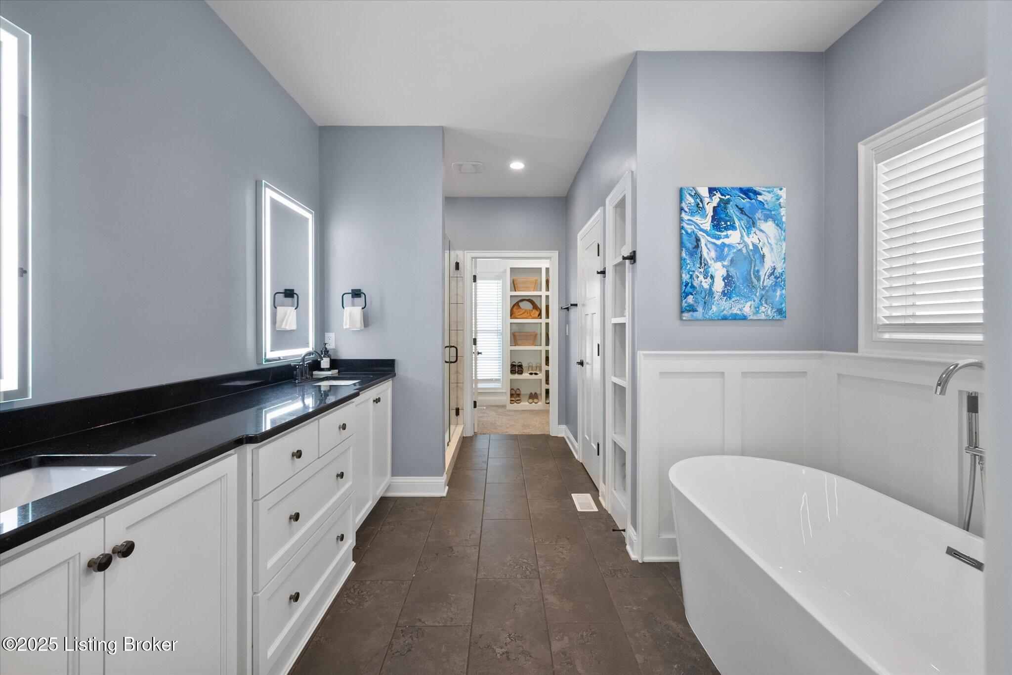 Crestwood, Kentucky, 40014, United States, 6 Bedrooms Bedrooms, ,5 BathroomsBathrooms,Residential,Active,1926918