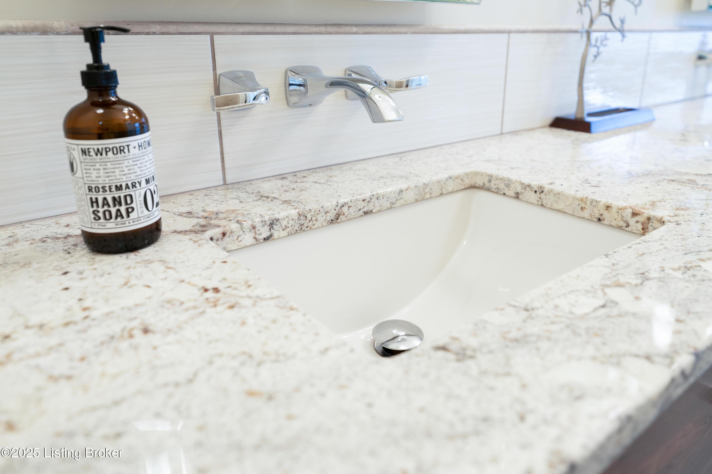 Prospect, Kentucky, 40059, United States, 4 Bedrooms Bedrooms, ,4 BathroomsBathrooms,Residential,Active,1969754