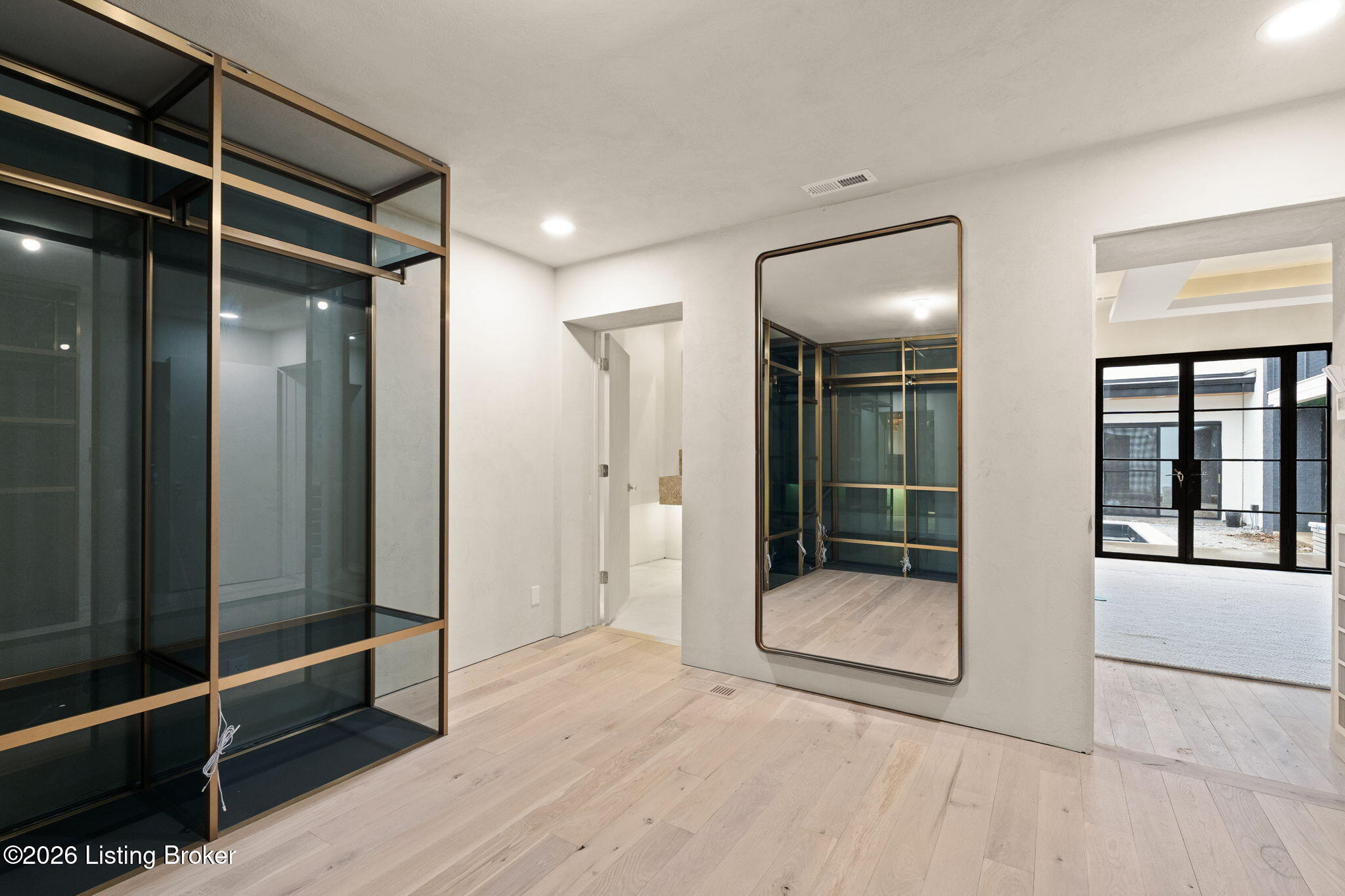 Shelbyville, Kentucky, 40065, United States, 5 Bedrooms Bedrooms, ,5 BathroomsBathrooms,Residential,Active,2007617