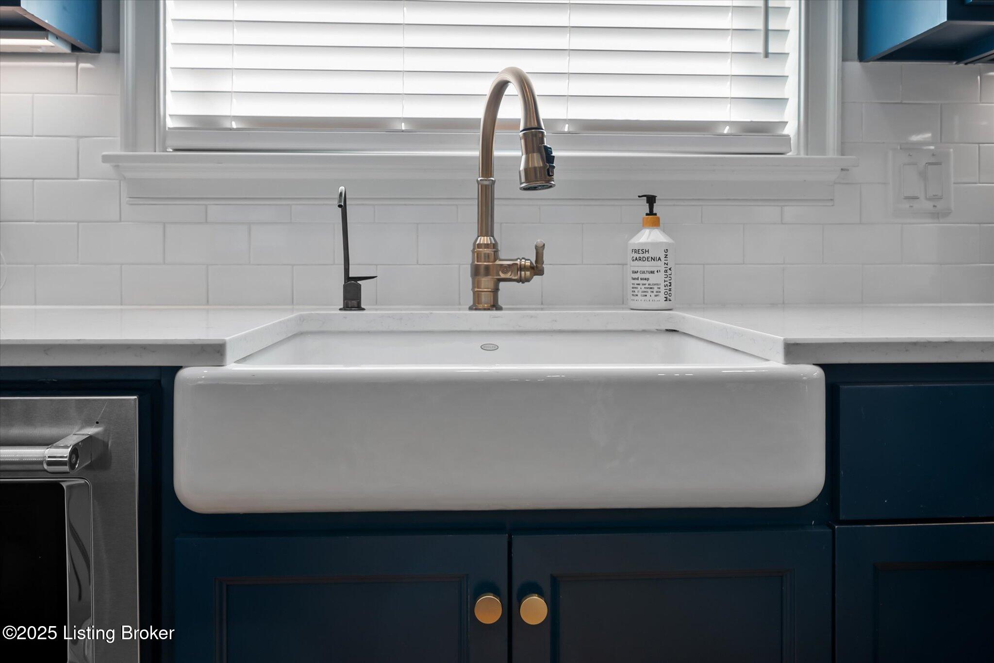 Crestwood, Kentucky, 40014, United States, 6 Bedrooms Bedrooms, ,5 BathroomsBathrooms,Residential,Active,1926918