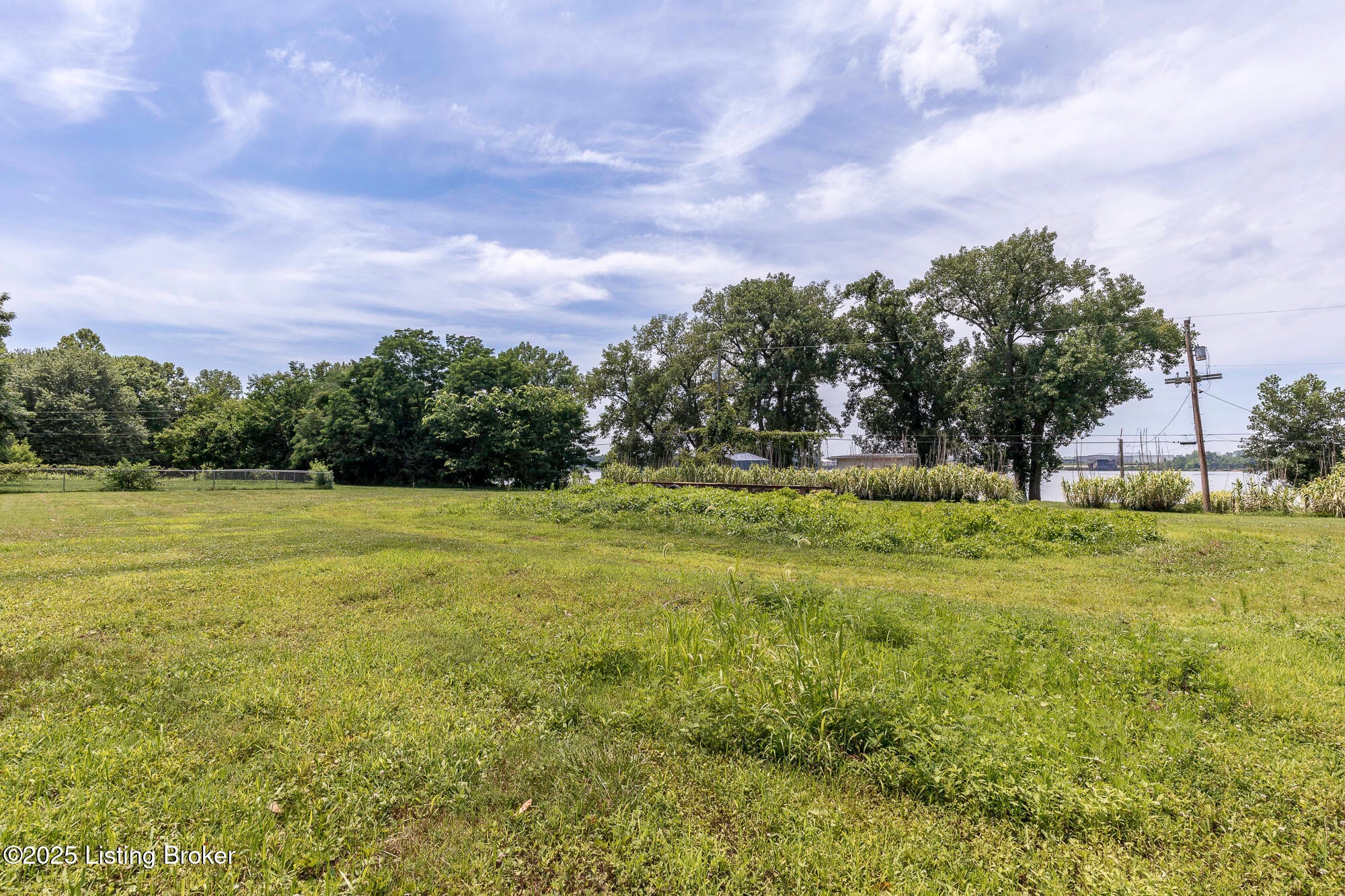 Louisville, Kentucky, 40222, United States, ,2 BathroomsBathrooms,Residential,Active,1888490