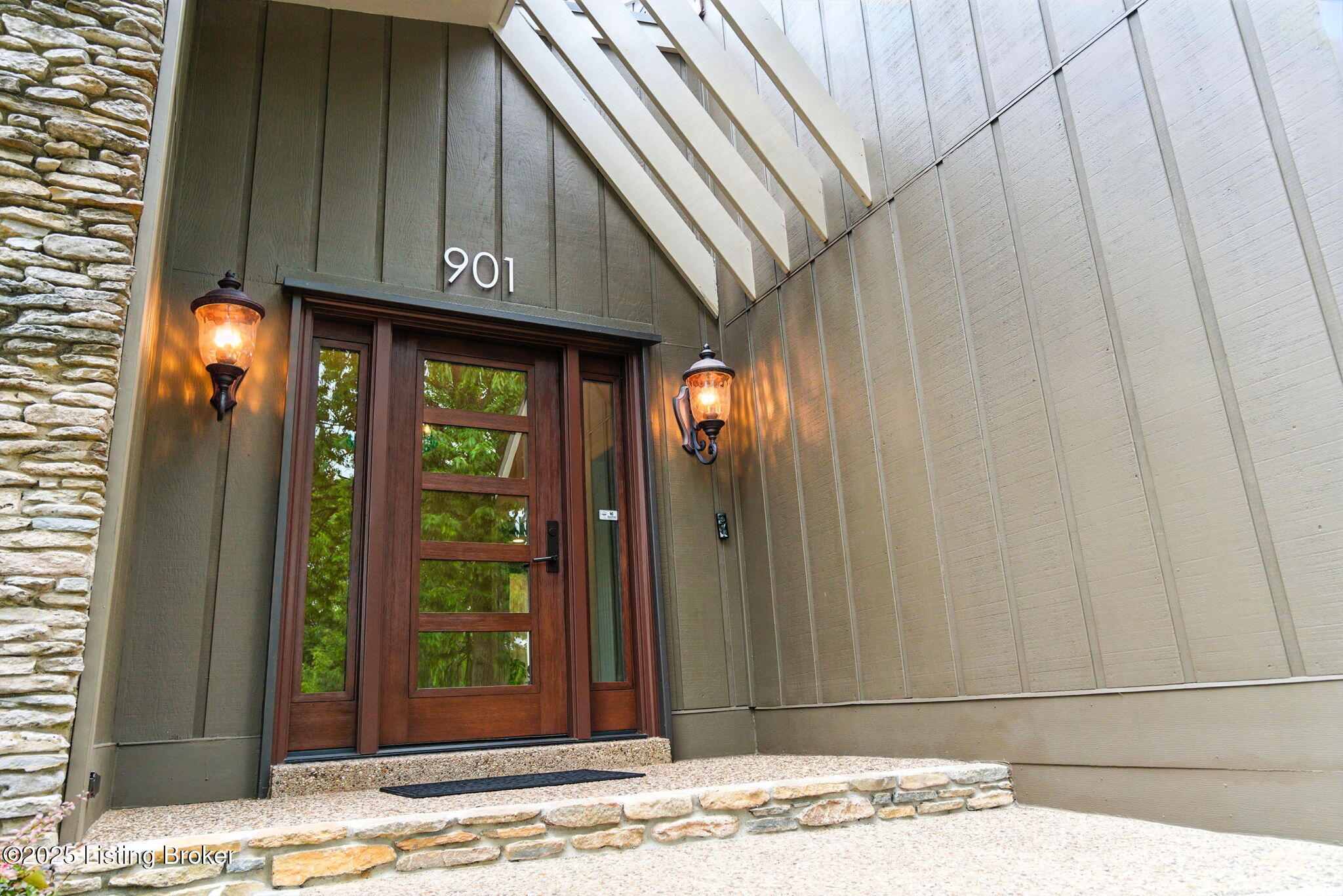 Louisville, Kentucky, 40222, United States, 5 Bedrooms Bedrooms, ,5 BathroomsBathrooms,Residential,Active,1929431