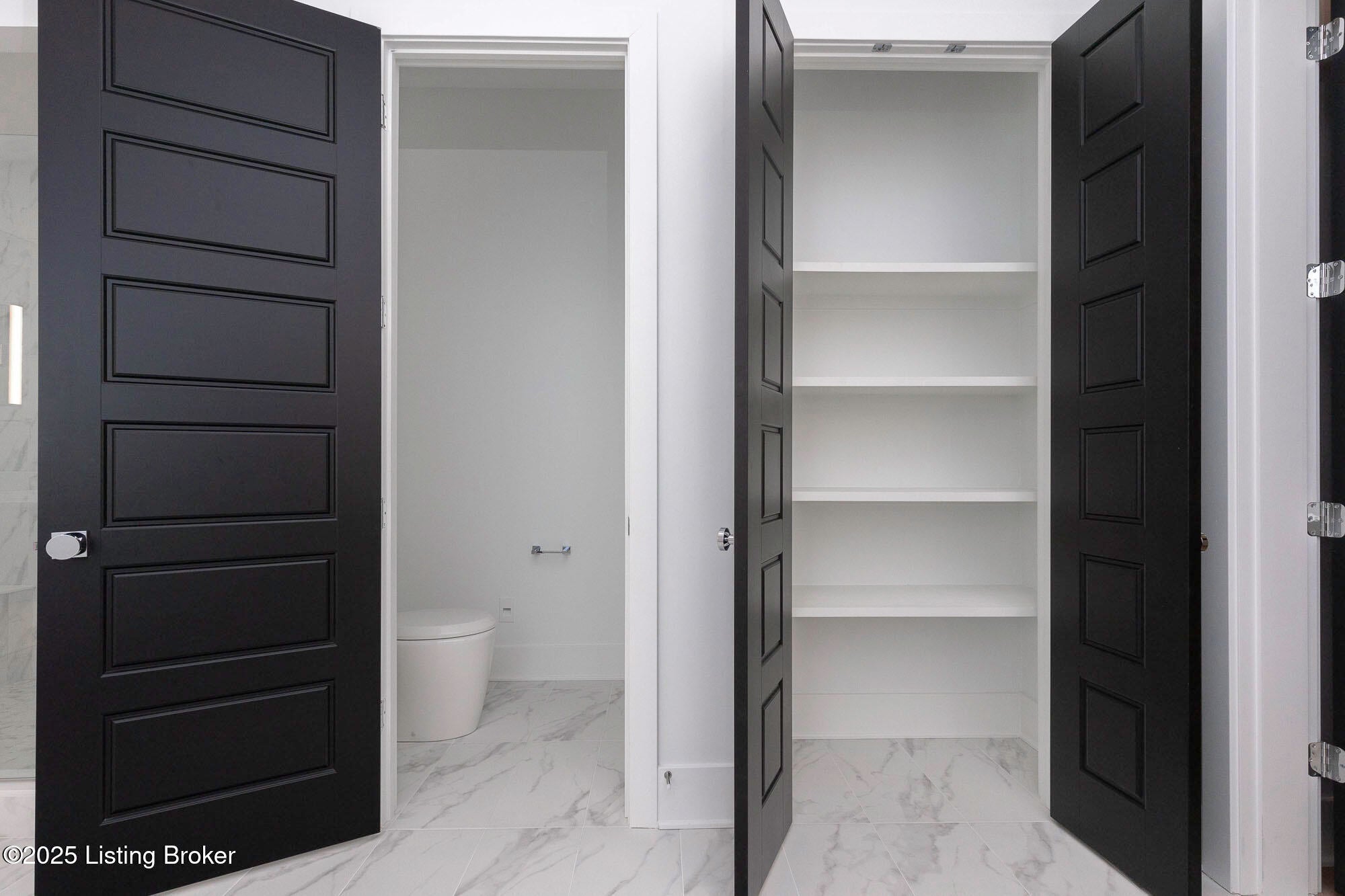 Prospect, Kentucky, 40059, United States, 5 Bedrooms Bedrooms, ,7 BathroomsBathrooms,Residential,Active,1894198