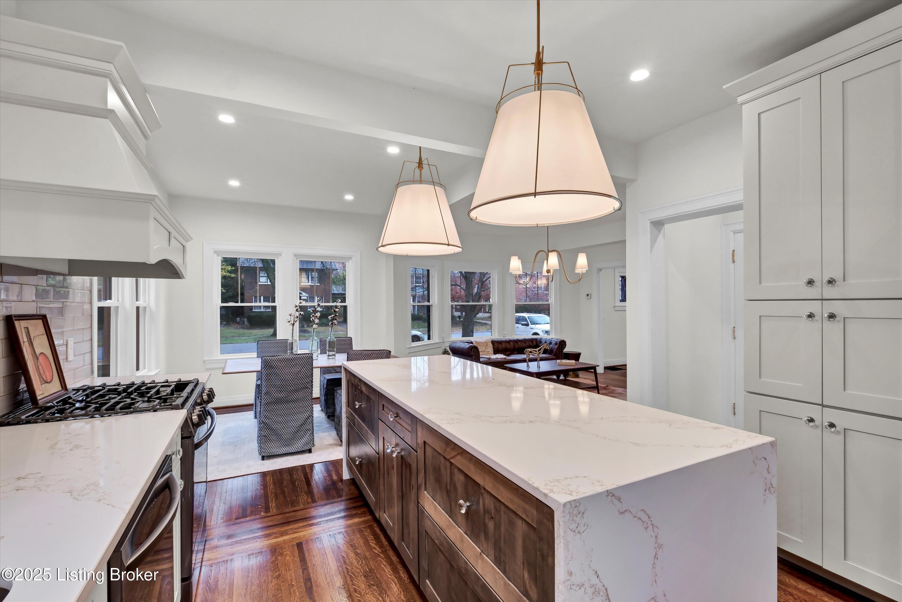 Louisville, Kentucky, 40205, United States, 4 Bedrooms Bedrooms, ,5 BathroomsBathrooms,Residential,Active,1996579