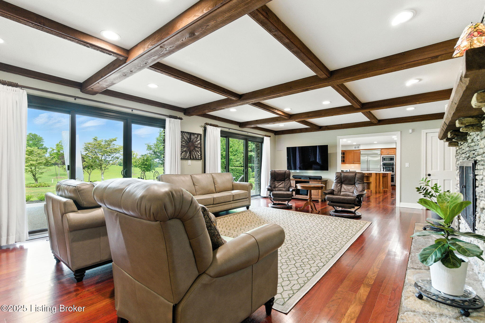 Louisville, Kentucky, 40222, United States, 5 Bedrooms Bedrooms, ,5 BathroomsBathrooms,Residential,Active,1929431