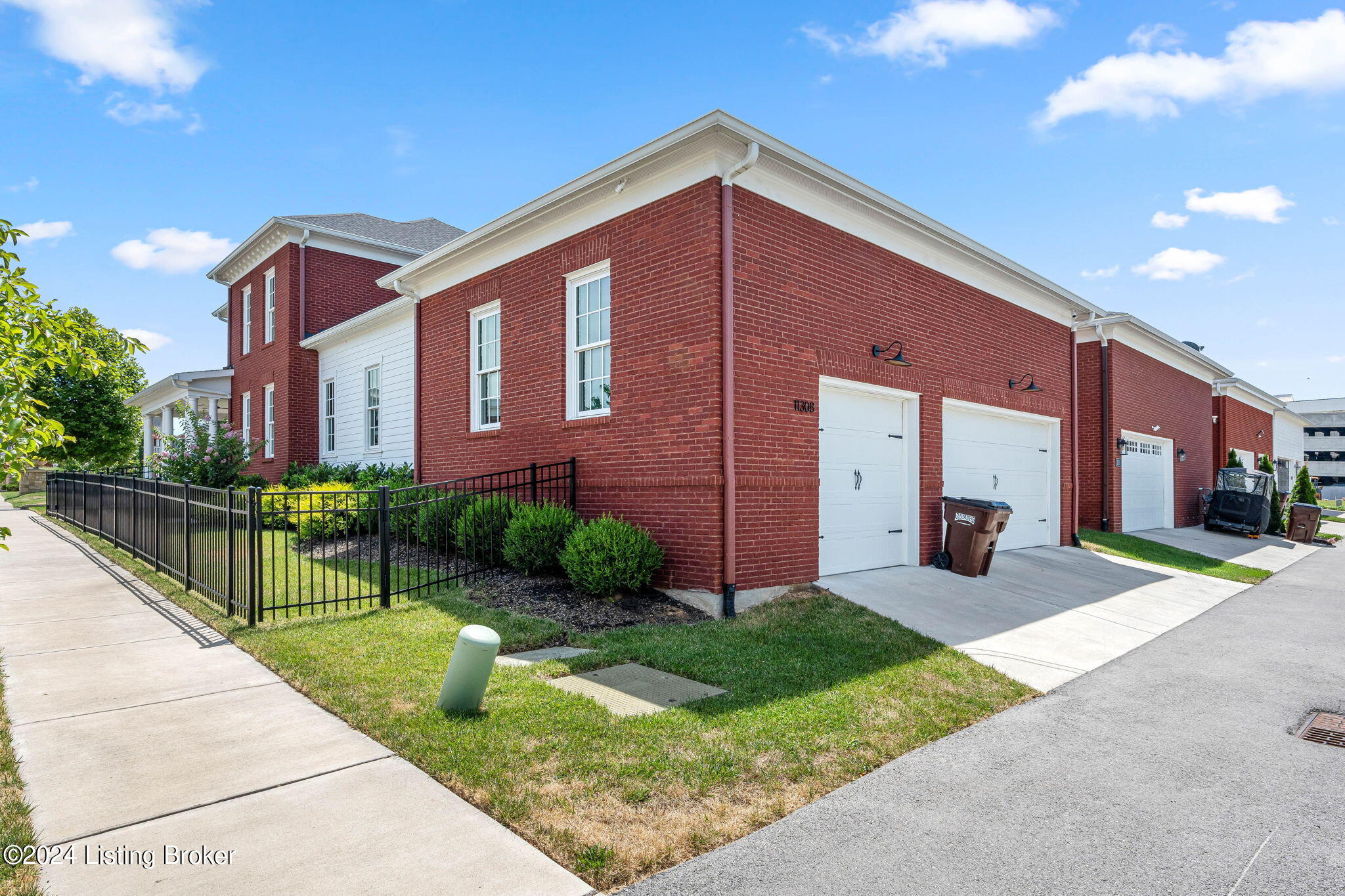 Prospect, Kentucky, 40059, United States, 6 Bedrooms Bedrooms, ,5 BathroomsBathrooms,Residential,Active,1926893