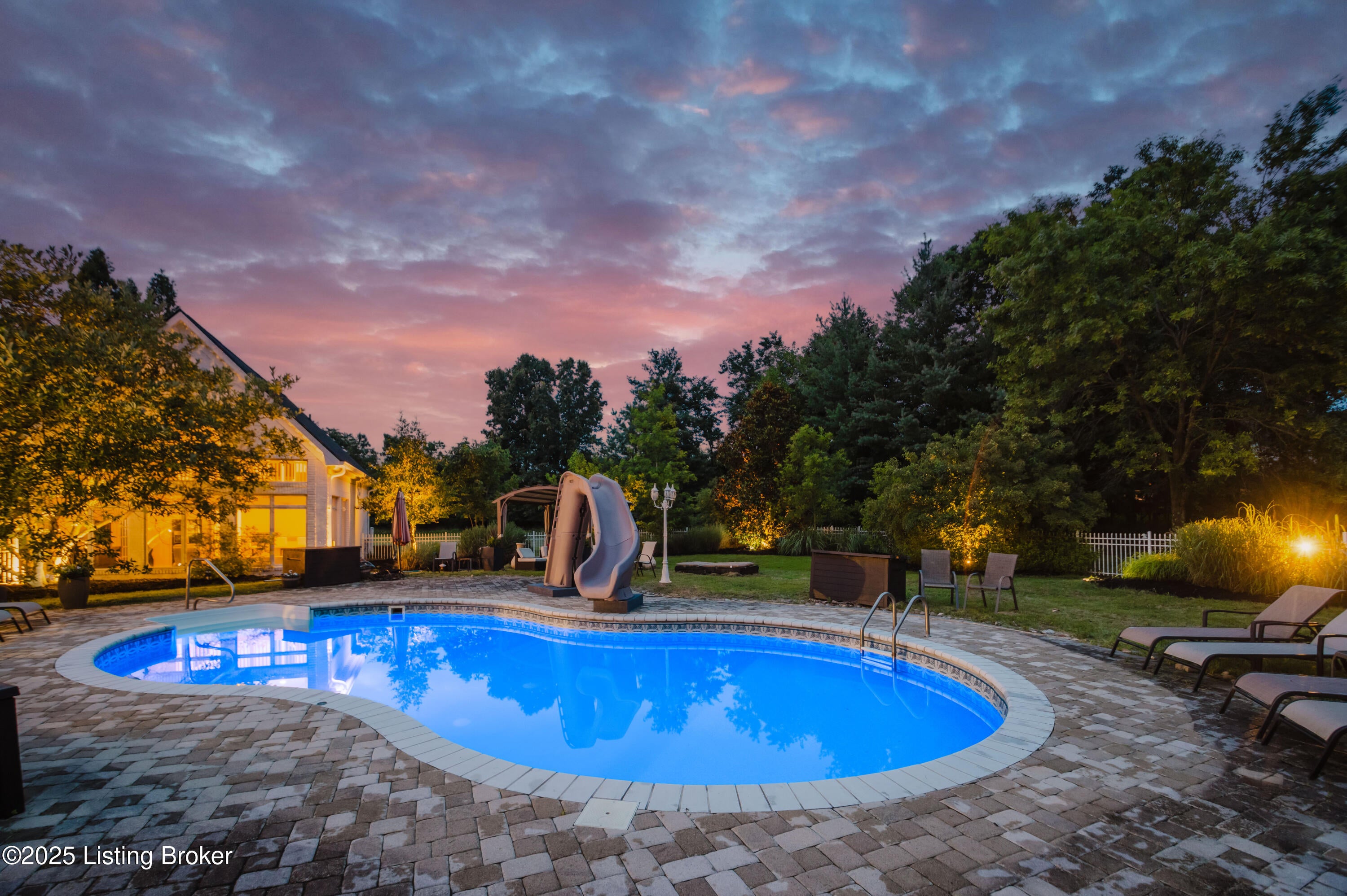 Louisville, Kentucky, 40223, United States, 5 Bedrooms Bedrooms, ,5 BathroomsBathrooms,Residential,Active,1968407