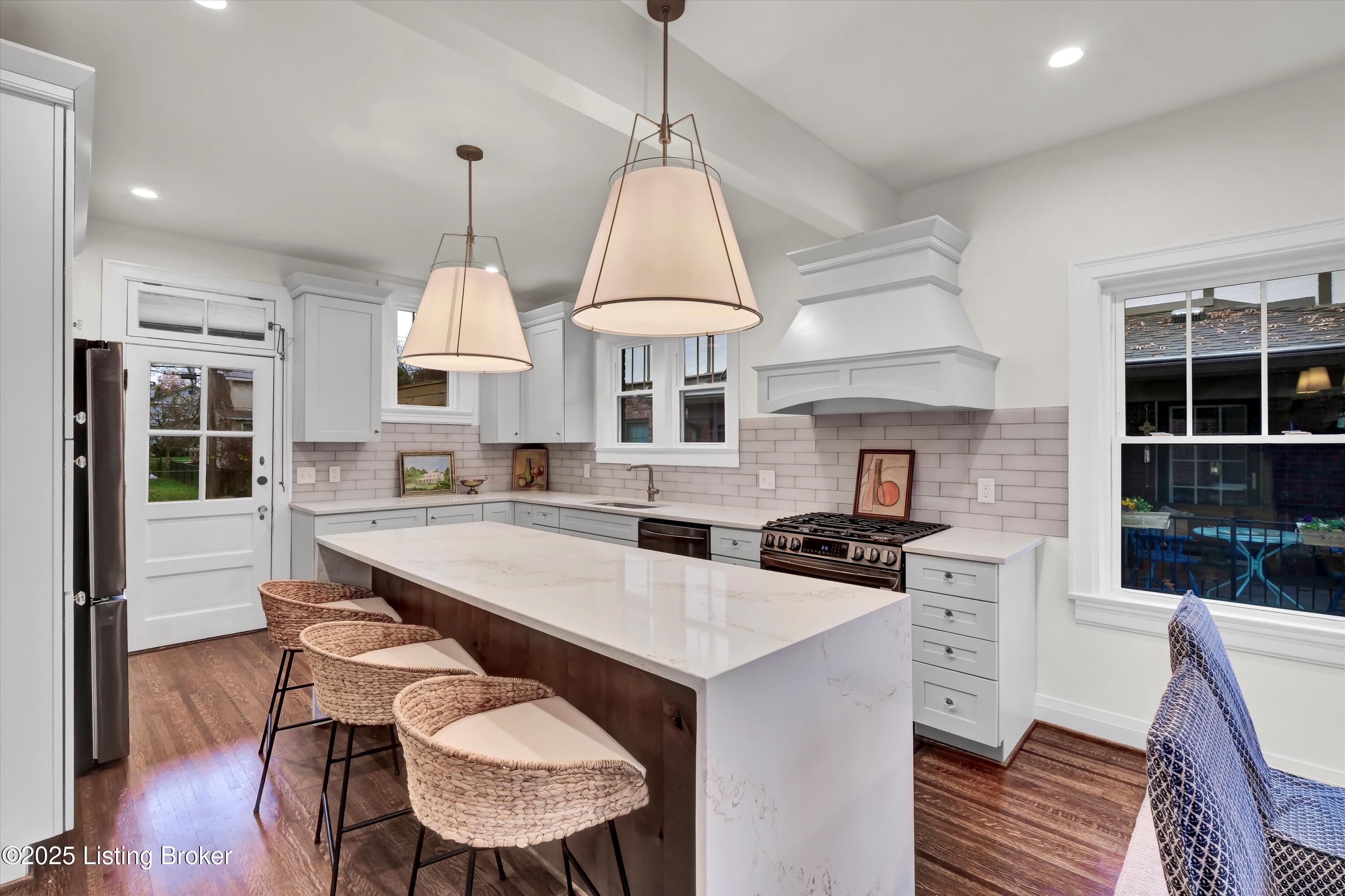 Louisville, Kentucky, 40205, United States, 4 Bedrooms Bedrooms, ,5 BathroomsBathrooms,Residential,Active,1996579