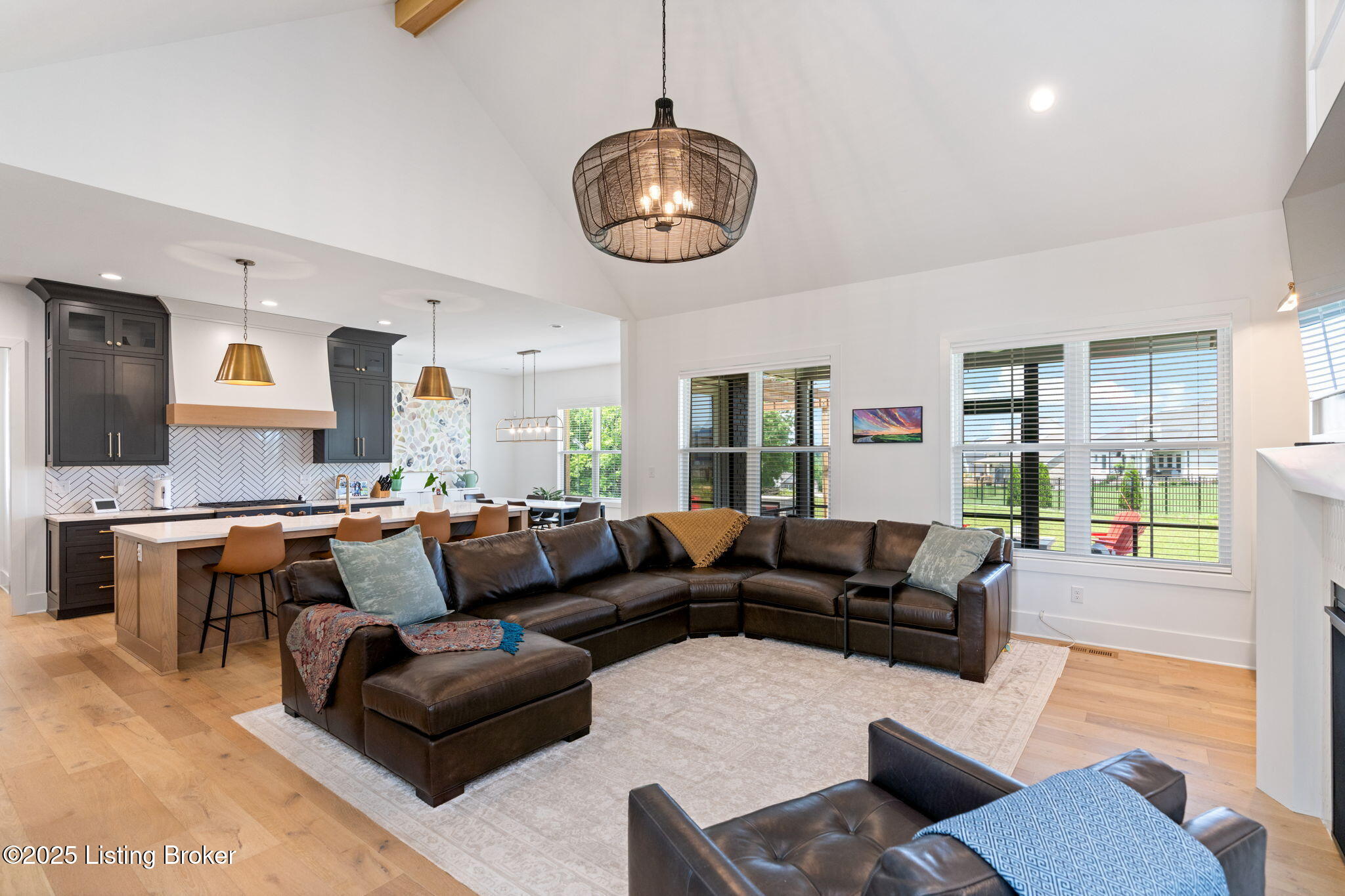 Crestwood, Kentucky, 40014, United States, 5 Bedrooms Bedrooms, ,5 BathroomsBathrooms,Residential,Active,1880027