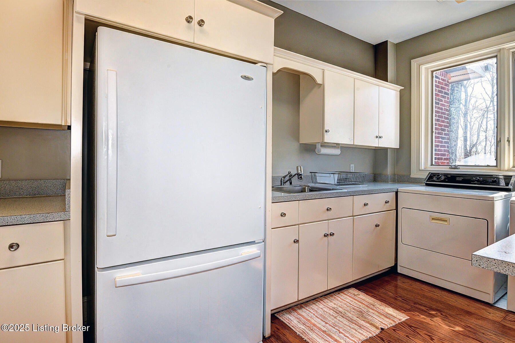 Louisville, Kentucky, 40220, United States, 5 Bedrooms Bedrooms, ,7 BathroomsBathrooms,Residential,Active,1953976