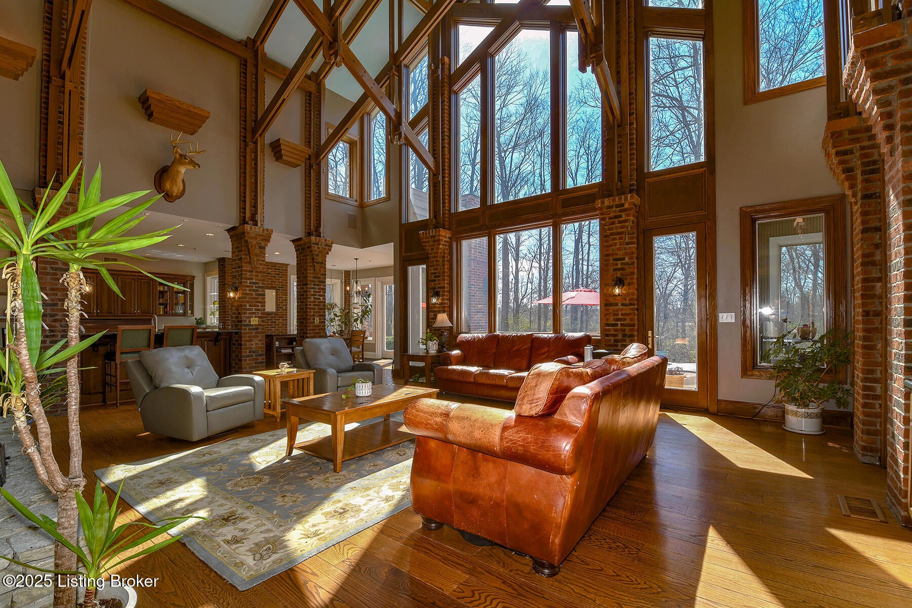 Louisville, Kentucky, 40220, United States, 5 Bedrooms Bedrooms, ,7 BathroomsBathrooms,Residential,Active,1953976