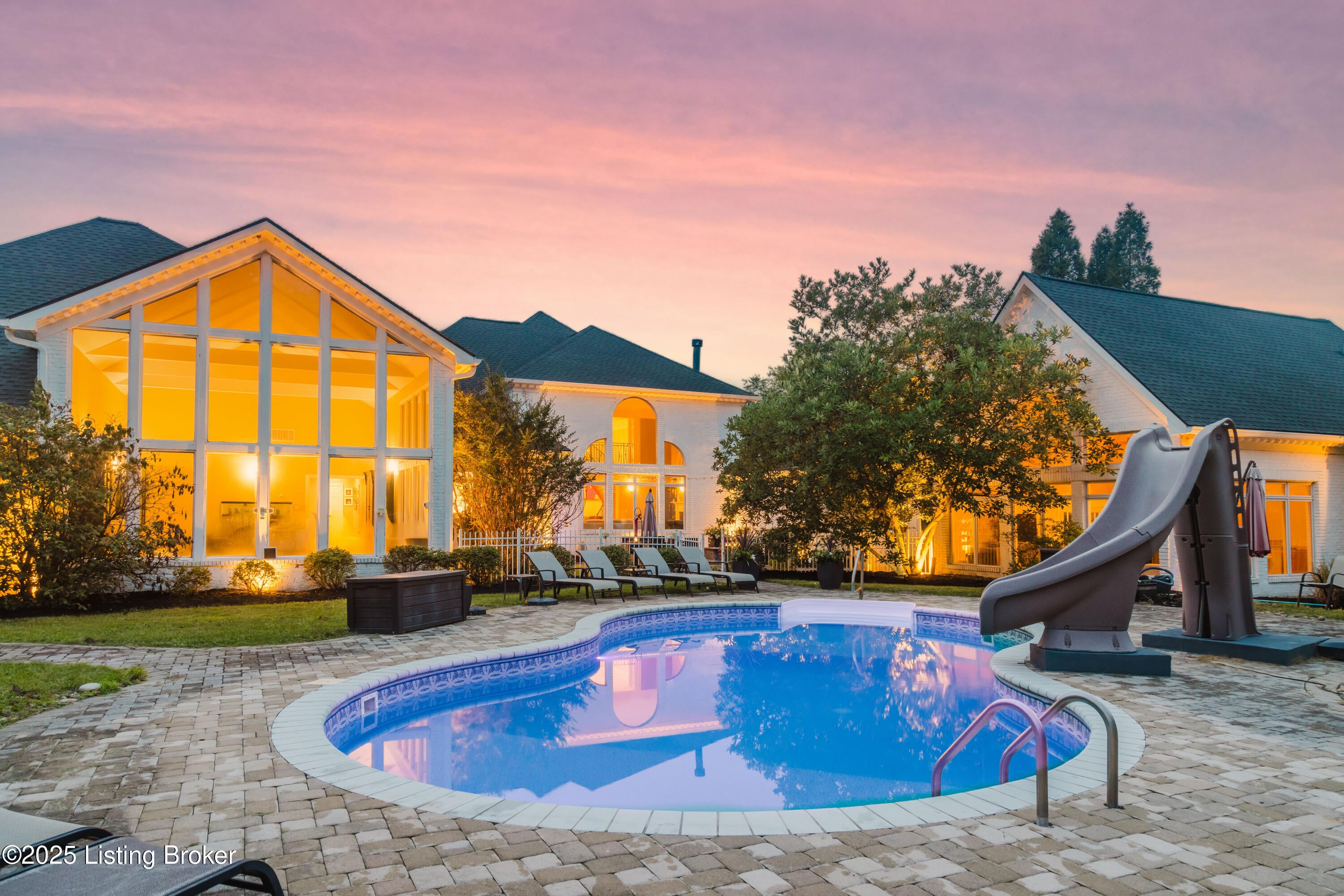 Louisville, Kentucky, 40223, United States, 5 Bedrooms Bedrooms, ,5 BathroomsBathrooms,Residential,Active,1968407