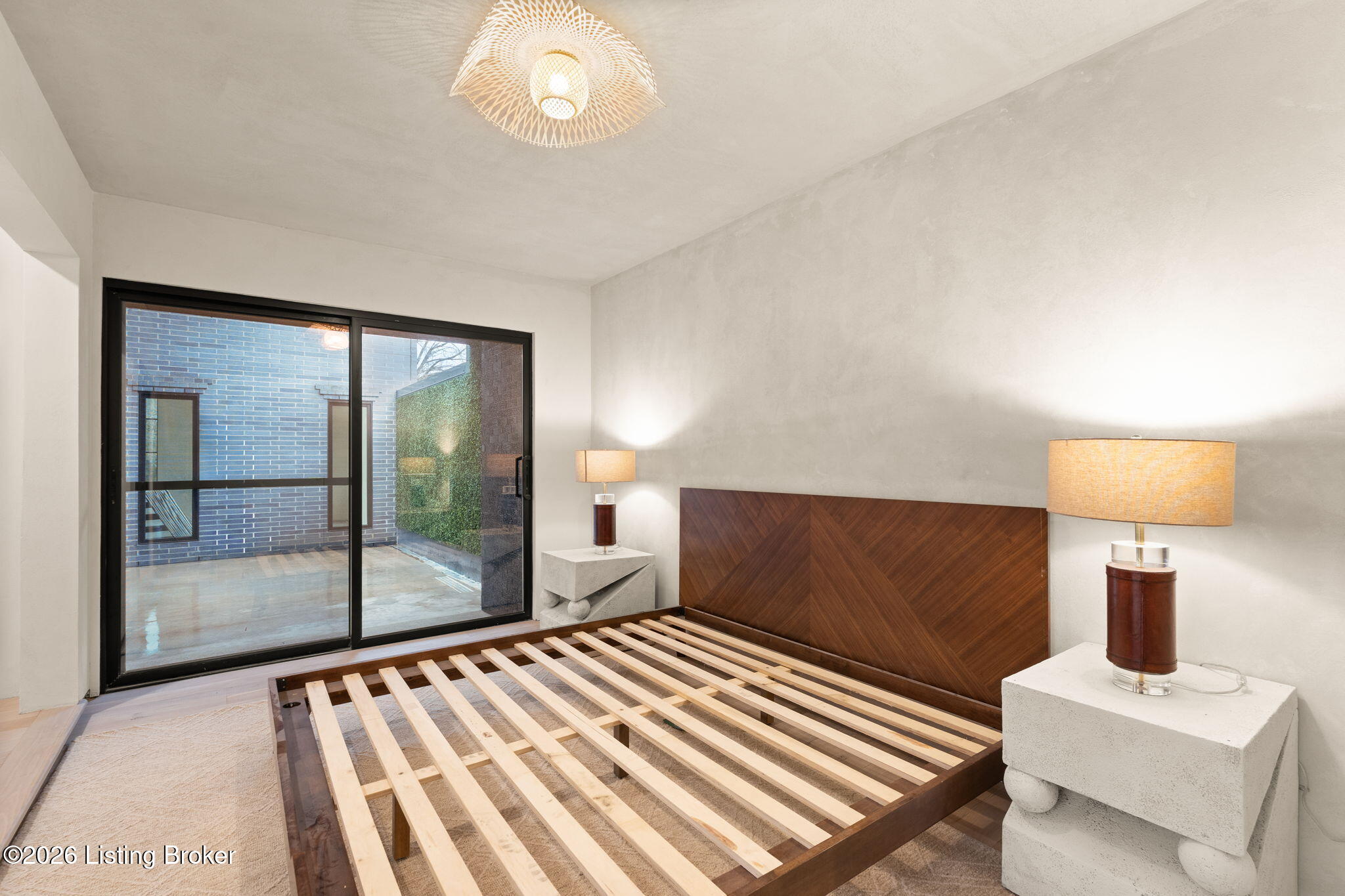 Shelbyville, Kentucky, 40065, United States, 5 Bedrooms Bedrooms, ,5 BathroomsBathrooms,Residential,Active,2007617