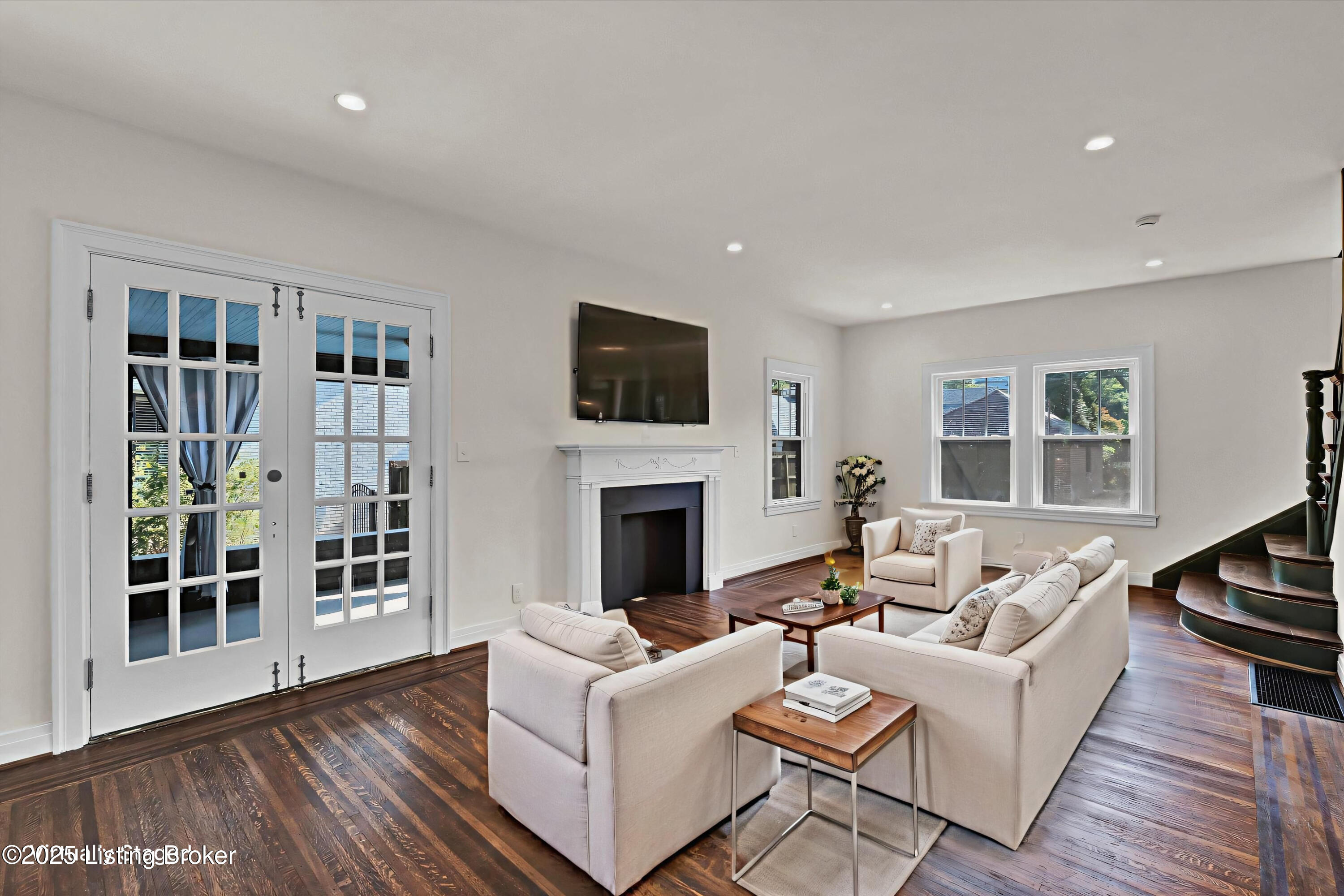 Louisville, Kentucky, 40205, United States, 4 Bedrooms Bedrooms, ,5 BathroomsBathrooms,Residential,Active,1987233