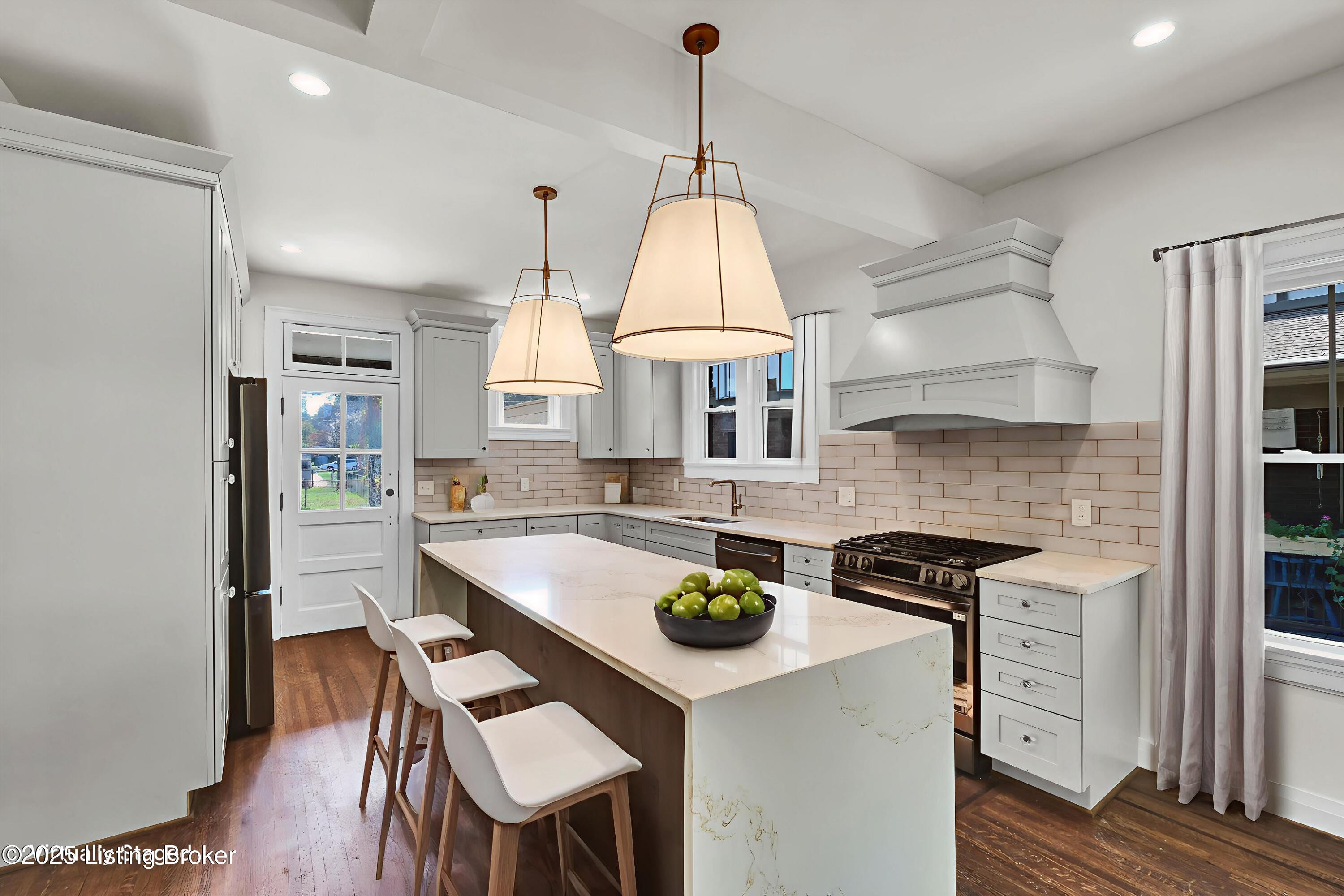 Louisville, Kentucky, 40205, United States, 4 Bedrooms Bedrooms, ,5 BathroomsBathrooms,Residential,Active,1987233